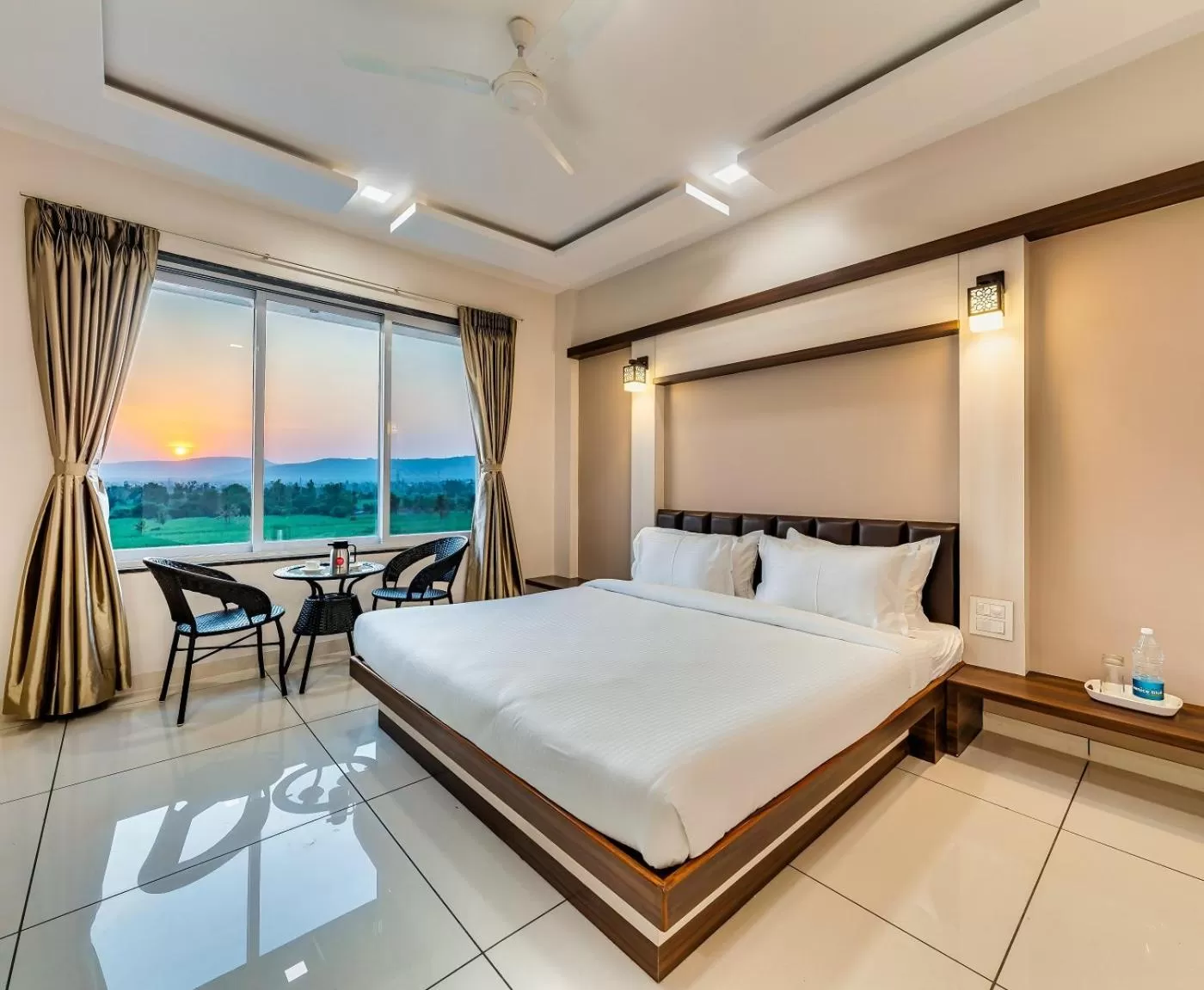 Photo of the whole room, Bed in Hotel Grand Indu, 3 Star Kolhapur