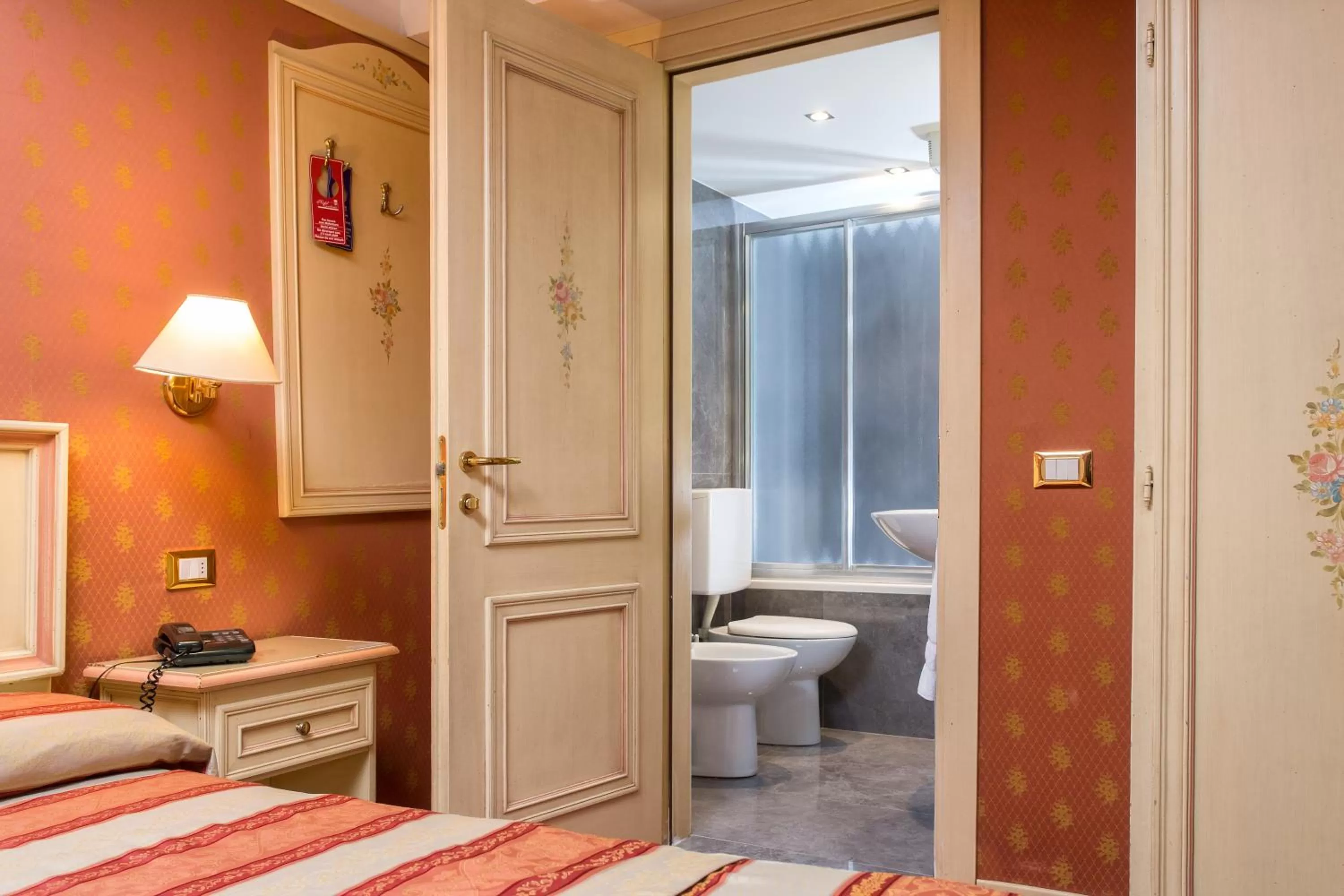 Photo of the whole room in Hotel Conterie