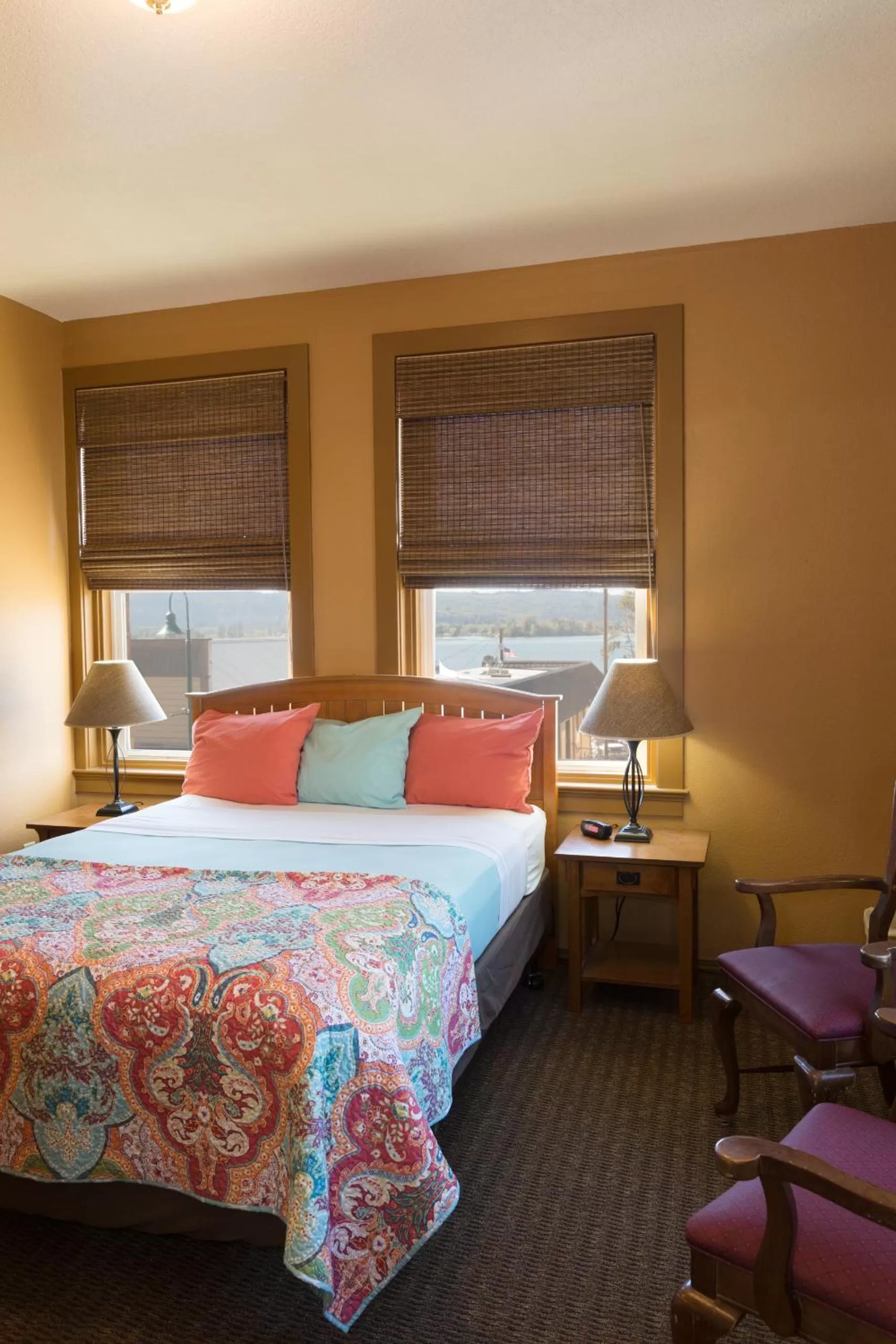Bedroom in Hotel Cathlamet