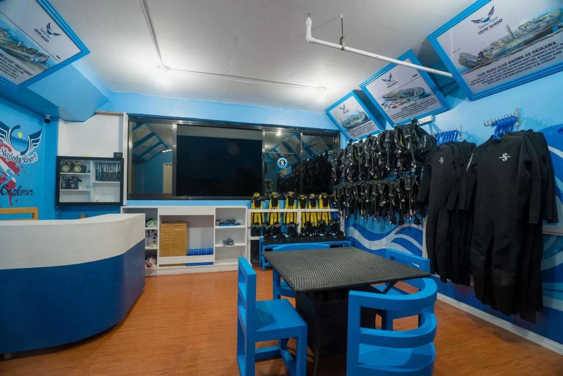 Diving in Skylodge Resort