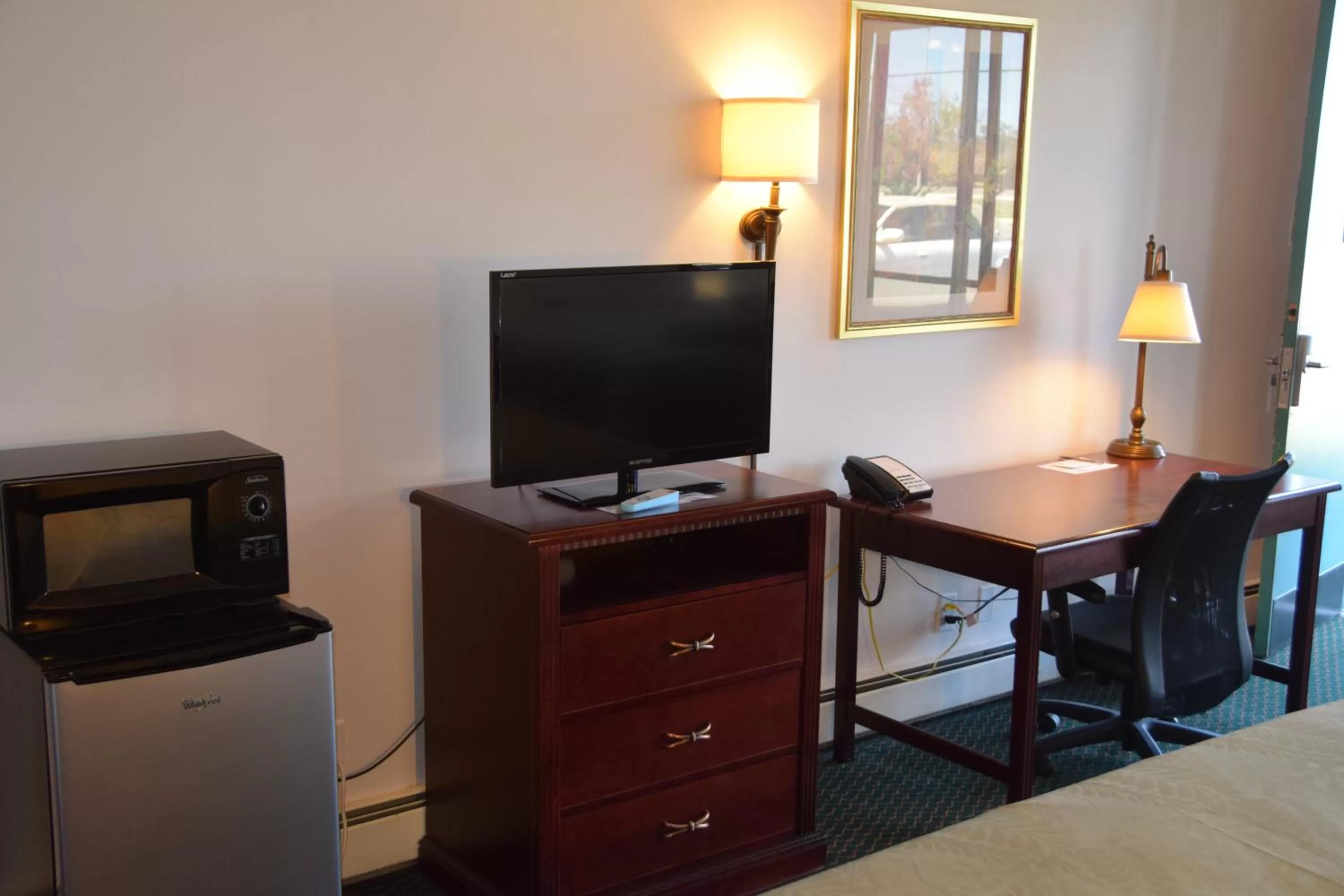 TV and multimedia, Bed in National 9 Inn Gillette