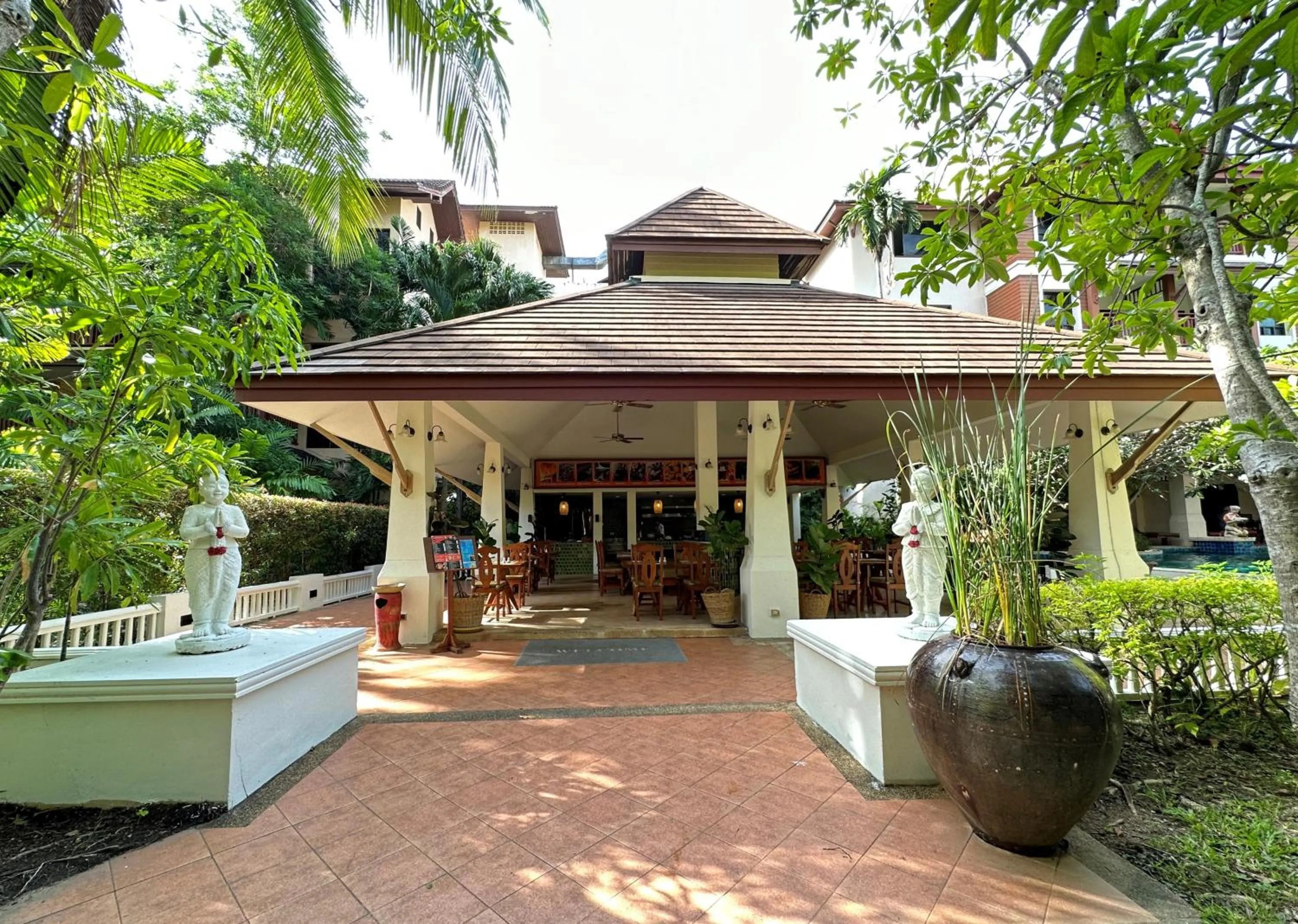 Restaurant/places to eat in Kata Palm Resort - SHA Plus
