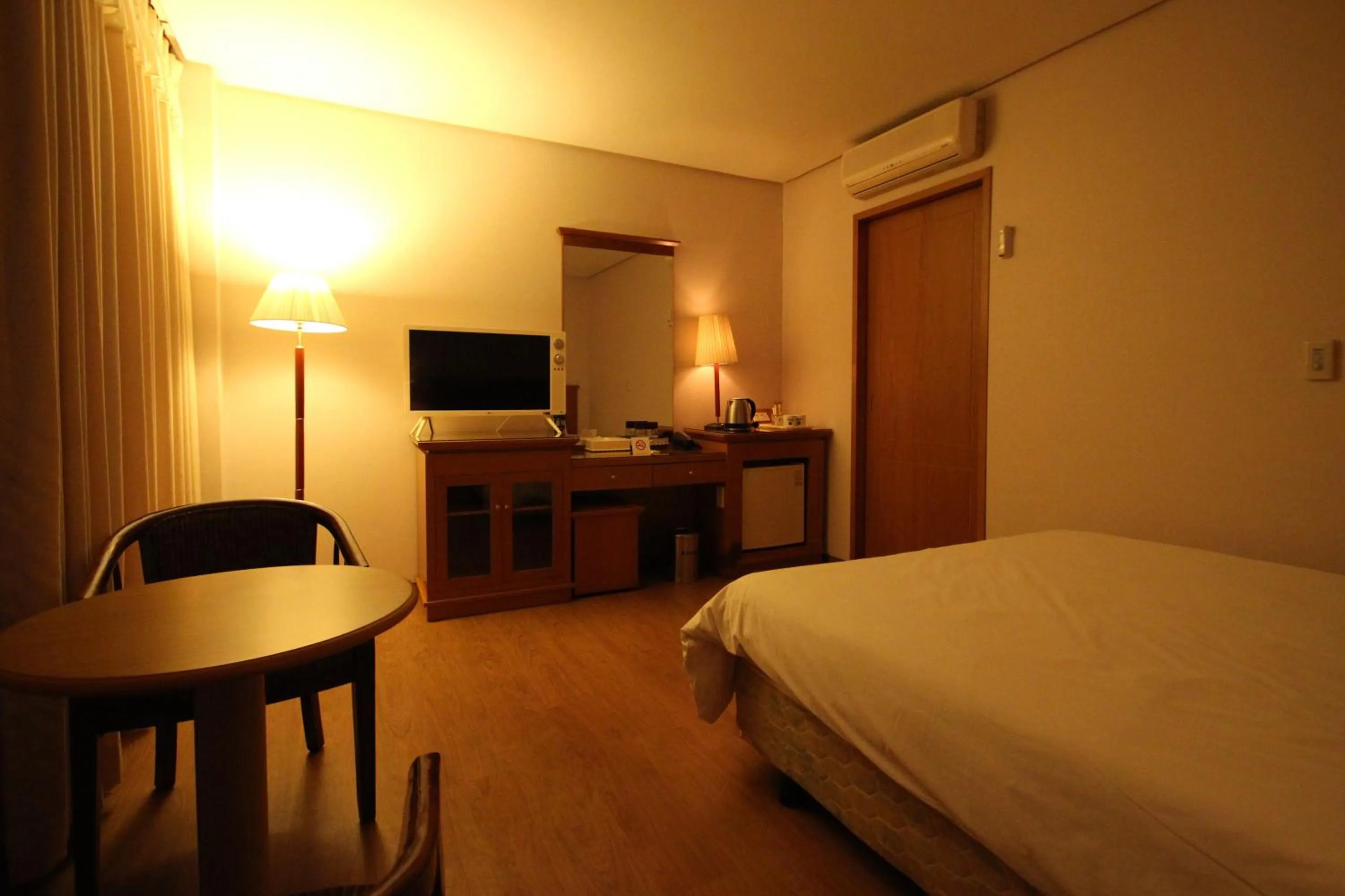 Photo of the whole room in Daedong Hotel
