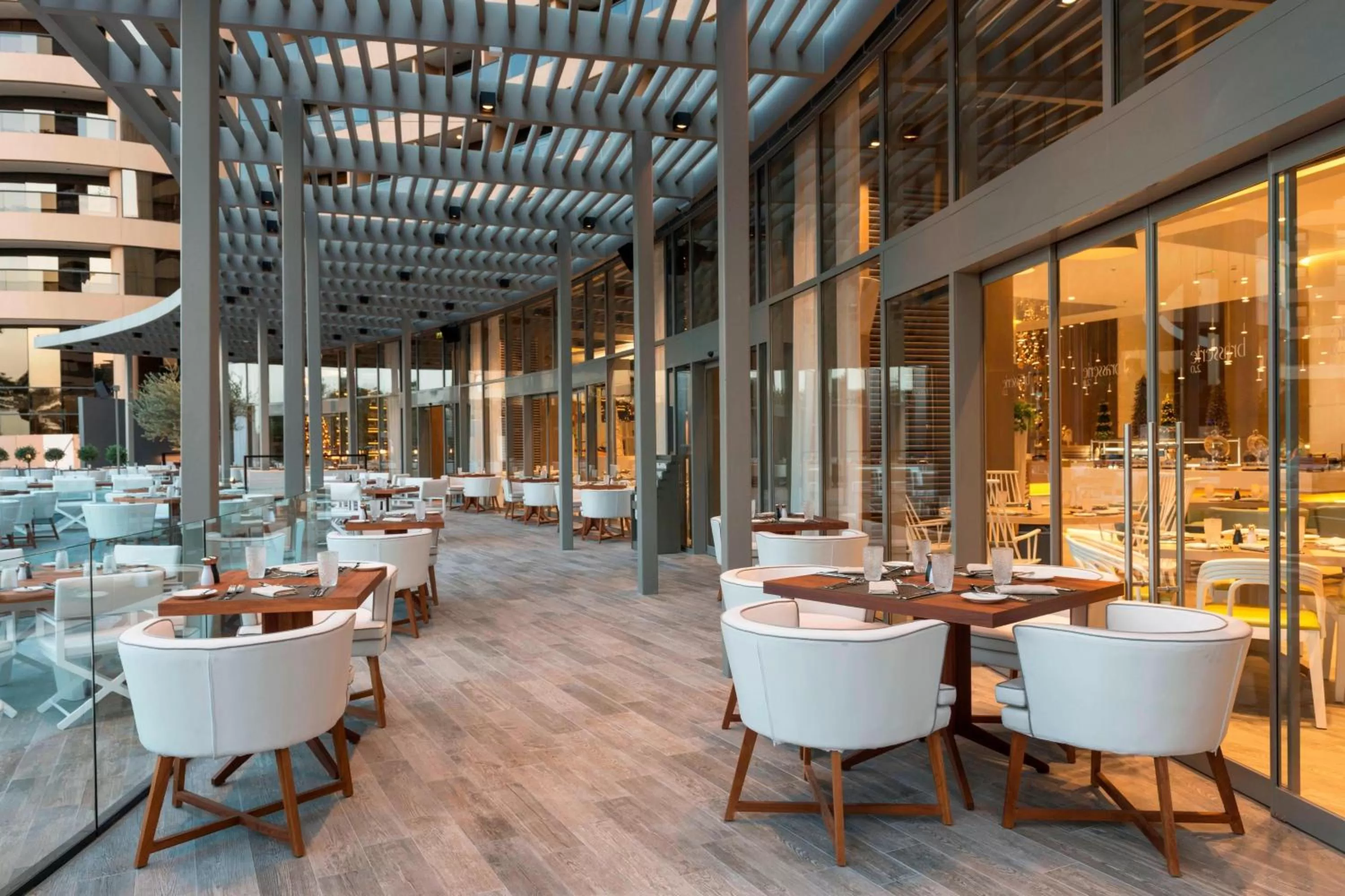 Restaurant/places to eat in Le Royal Meridien Beach Resort & Spa Dubai