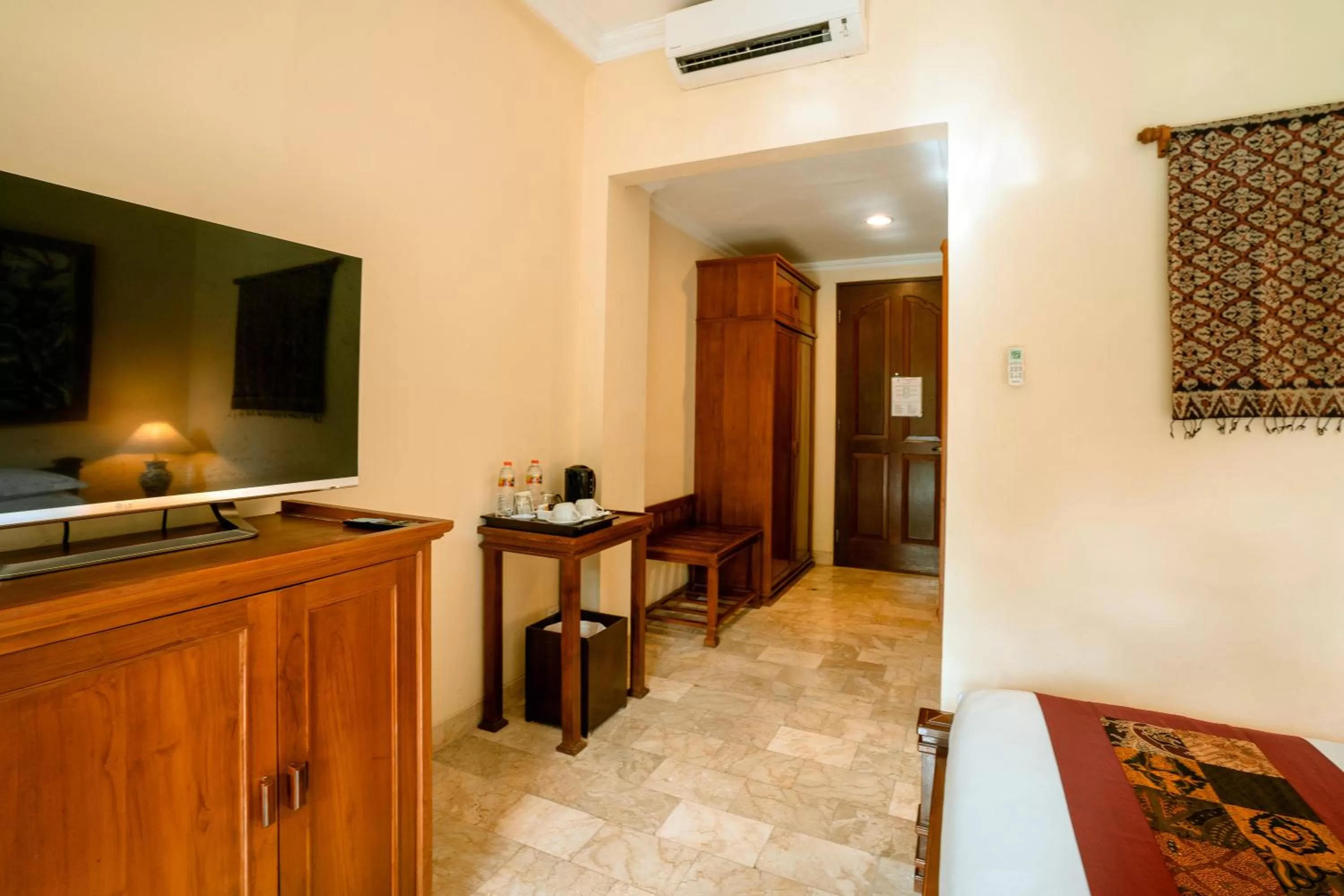 TV and multimedia in Hotel Kumala Pantai