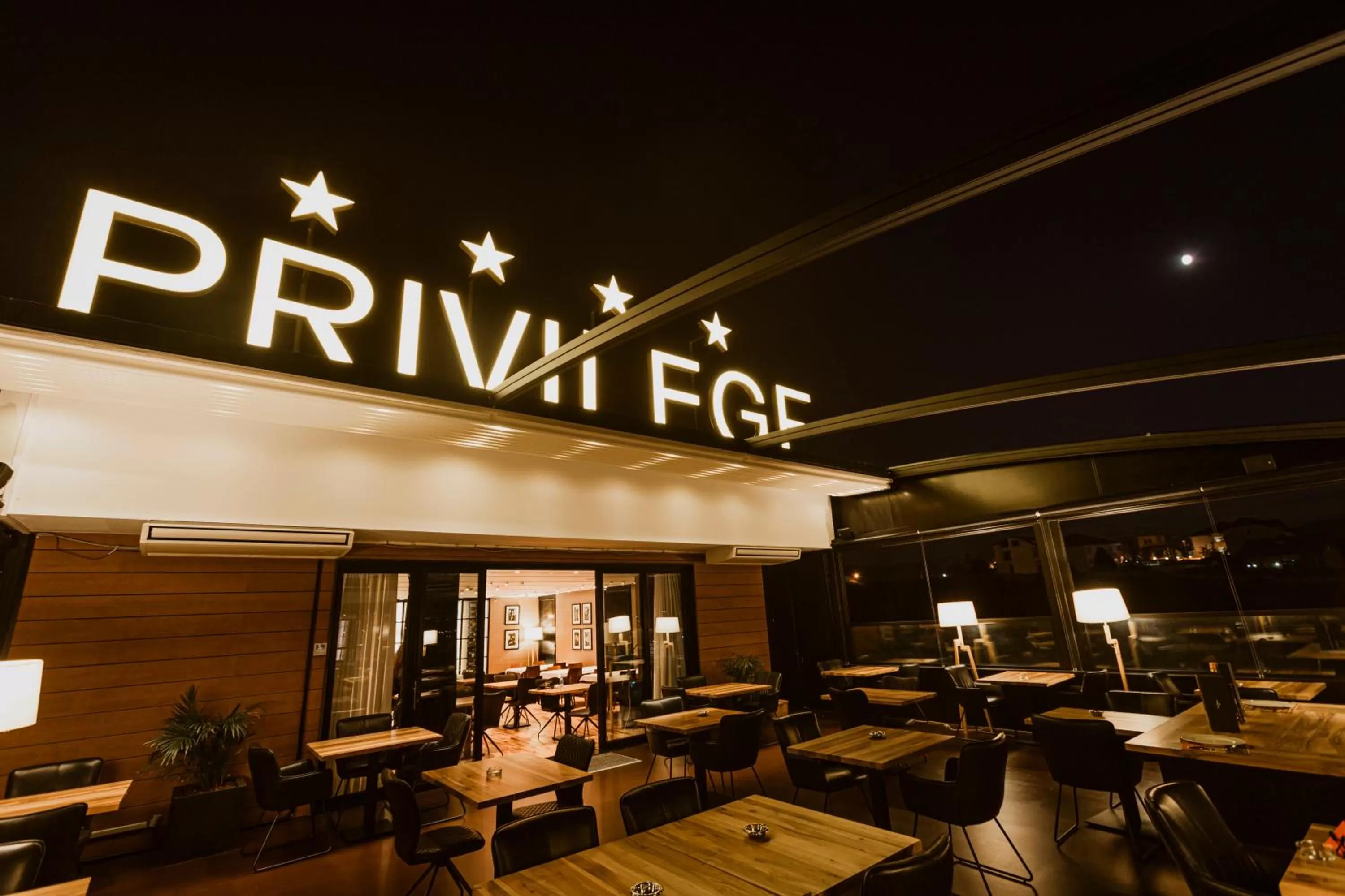 Restaurant/places to eat in Privilege Hotel & Spa