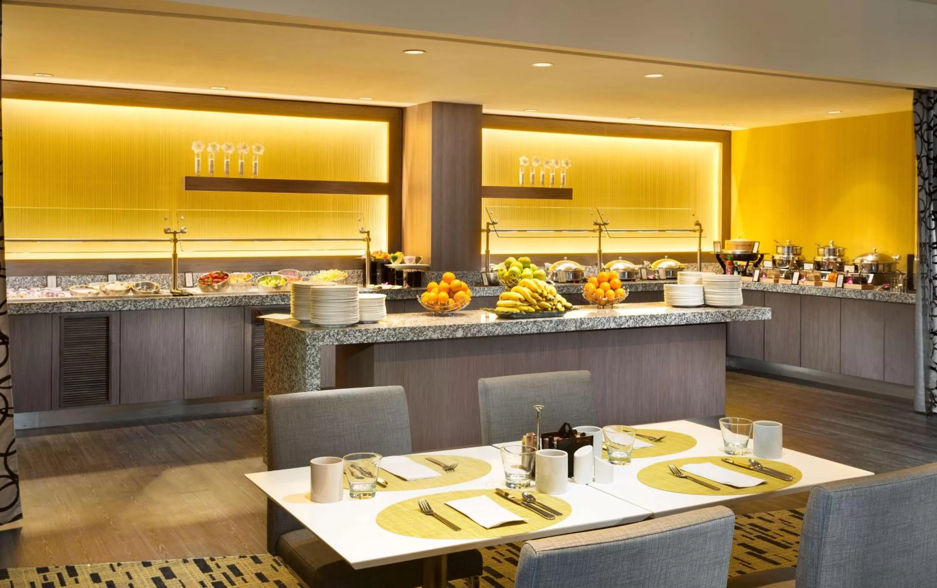 Restaurant/places to eat in Hilton San Francisco Airport Bayfront - No Resort Fee