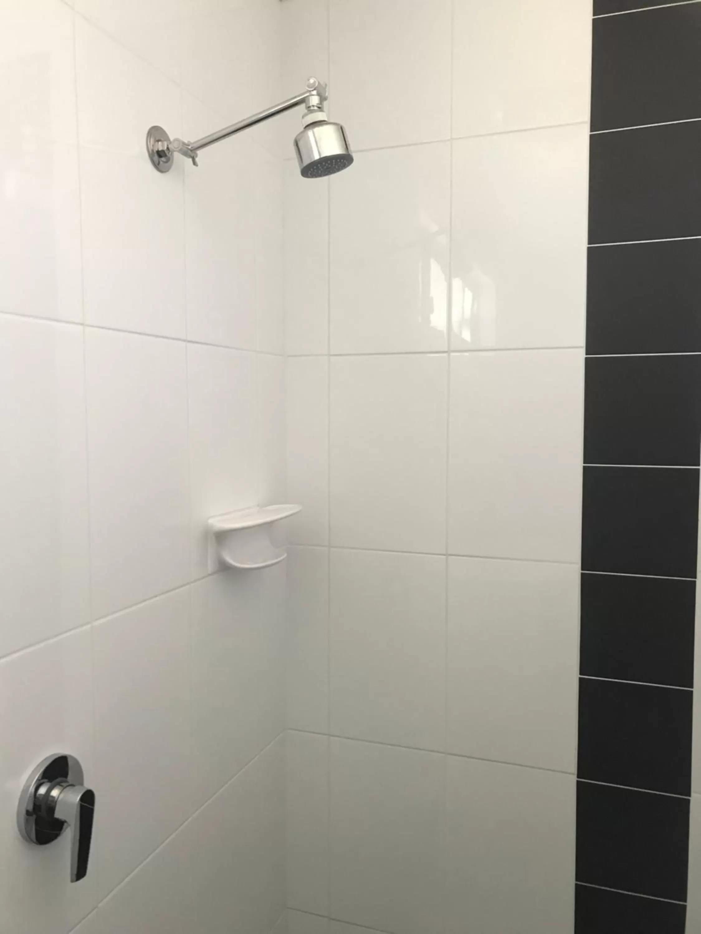 Bathroom in Kootingal Landview Motel