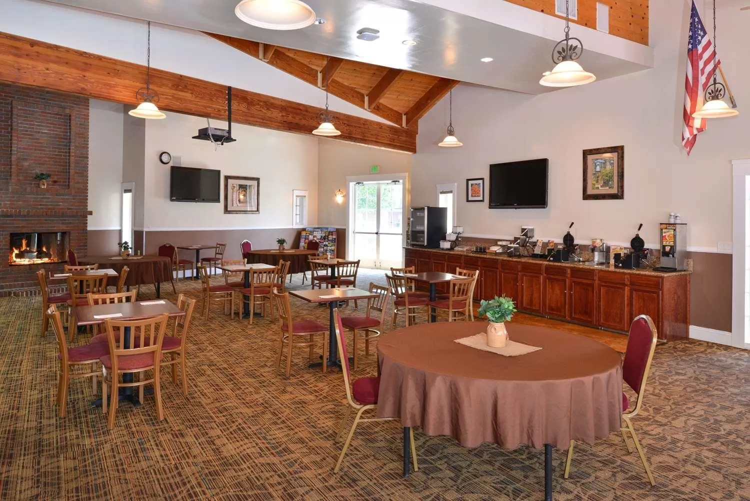 Breakfast in Best Western Capistrano Inn