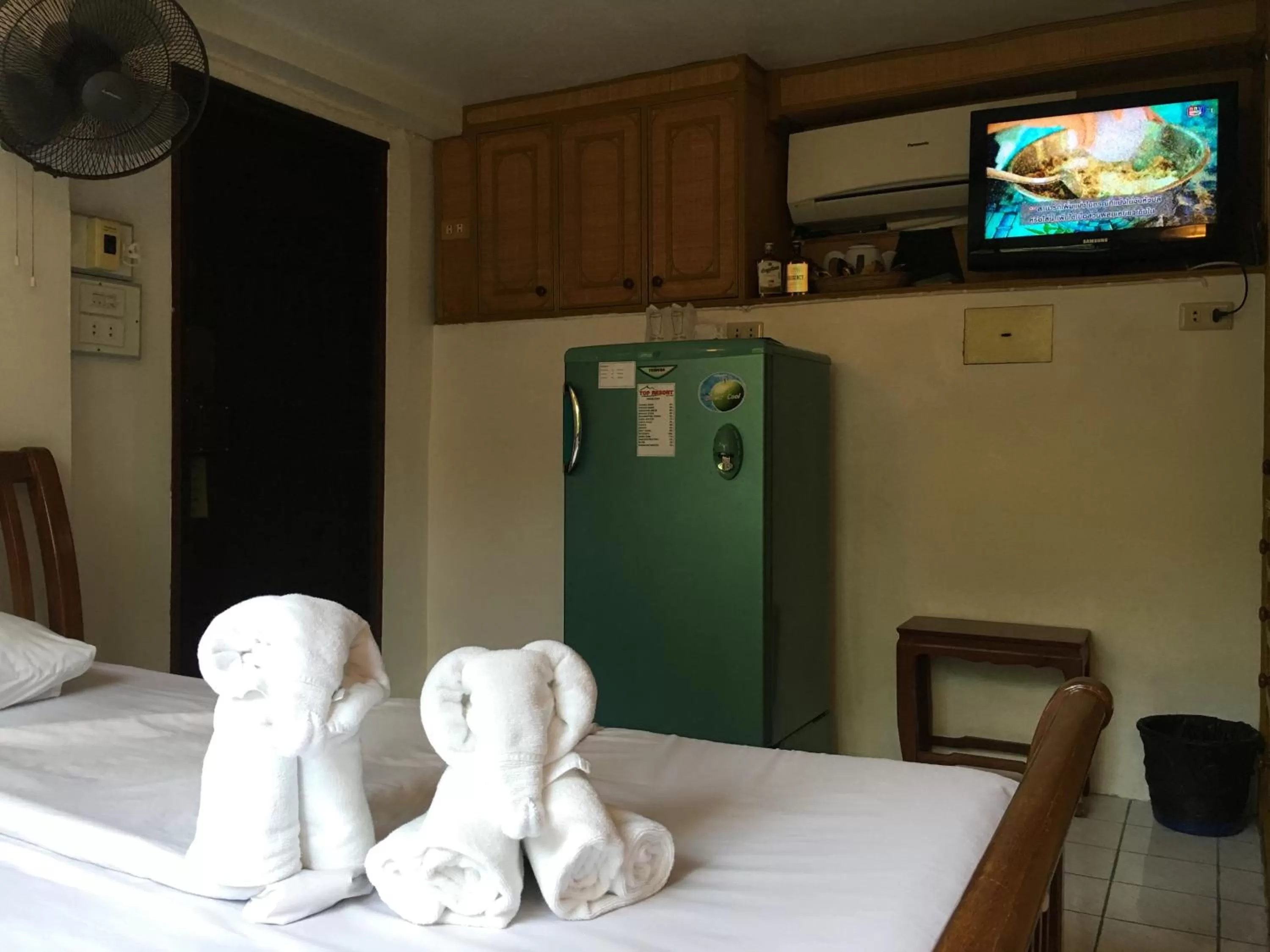 View (from property/room), Bed in Top Resort