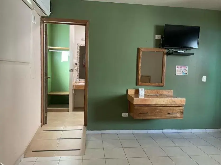 King Room - single occupancy in Hotel Santo Domingo Express King Room - single occupancy in Hotel Santo Domingo Express