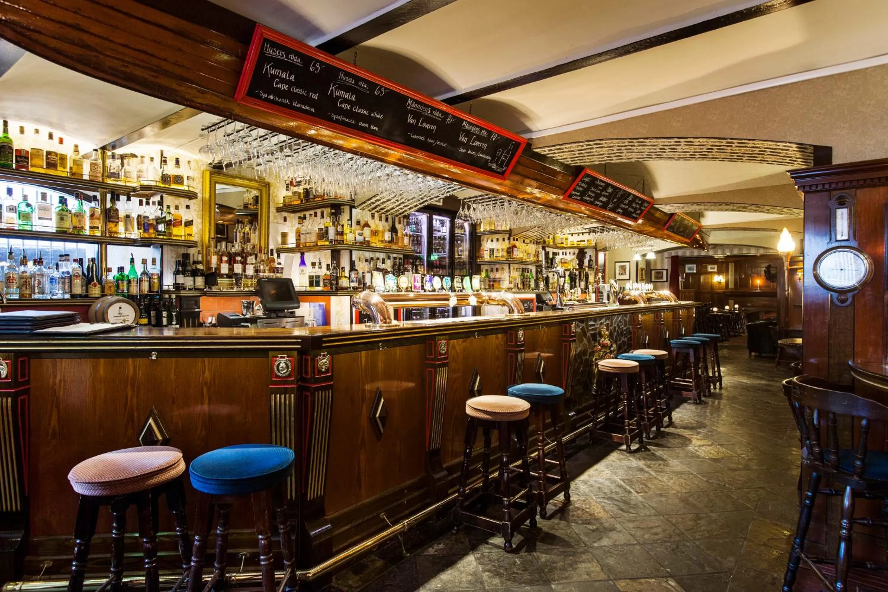 Lounge or bar in Elite Plaza Hotel