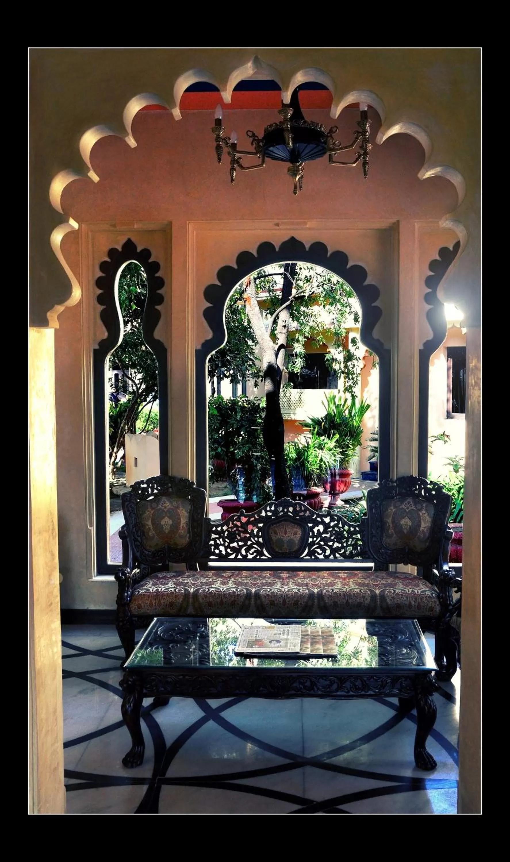 Lounge or bar in jüSTa Rajputana Resort & Convention Centre, Udaipur