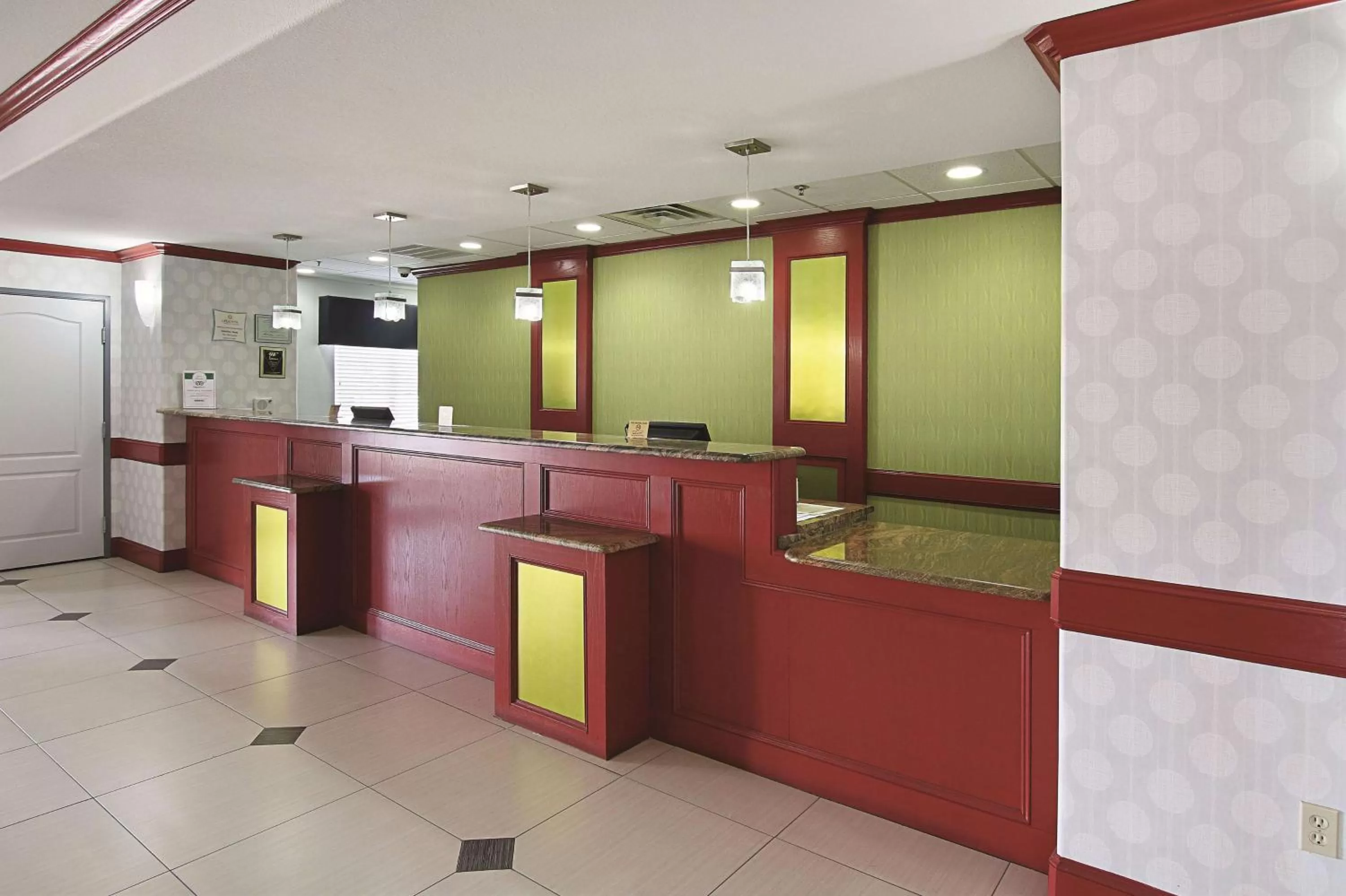 Lobby or reception in La Quinta Inn & Suites by Wyndham South Dallas - Hutchins