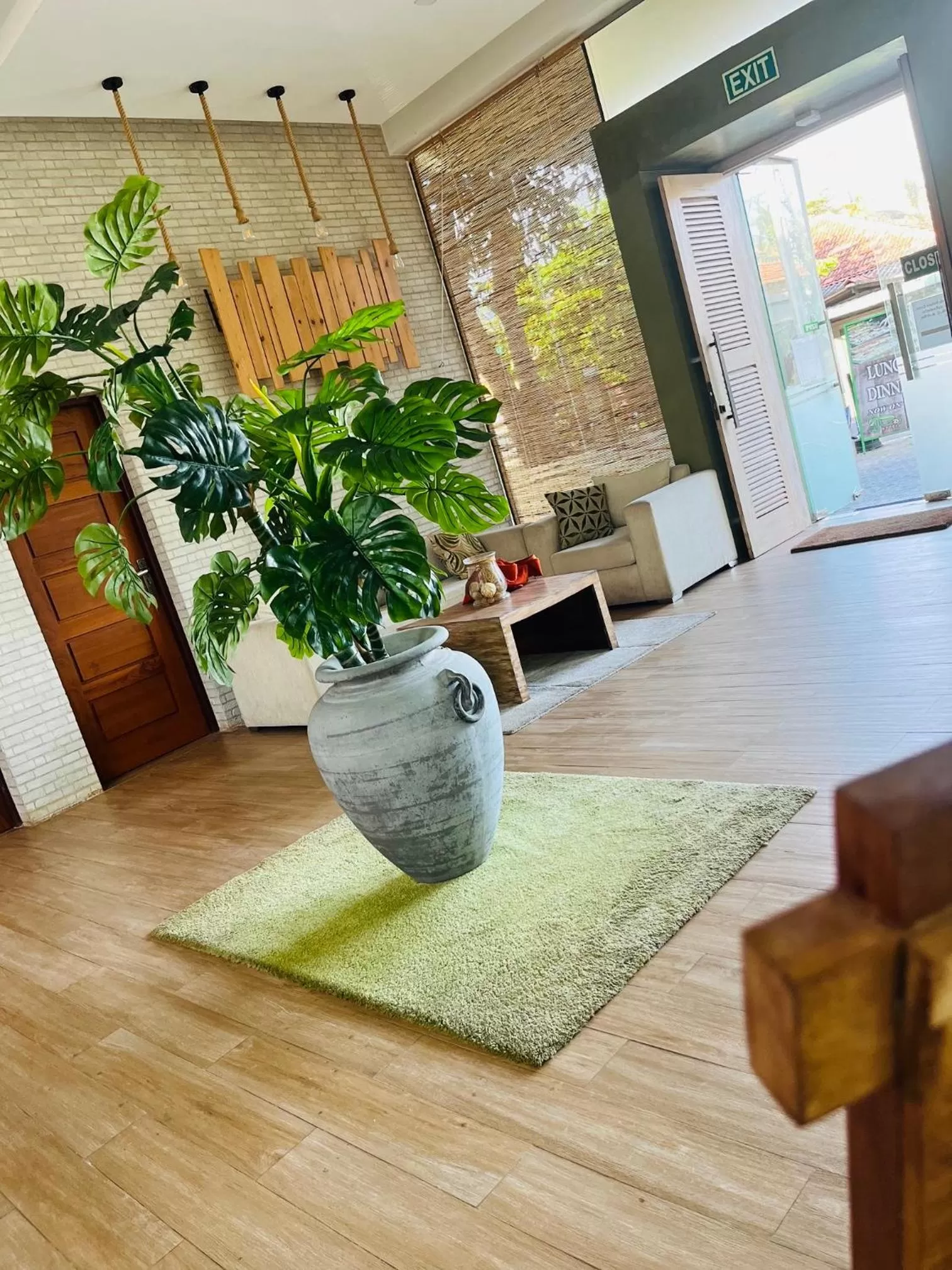 Lobby or reception in J leaf Hotel by Blue Bird