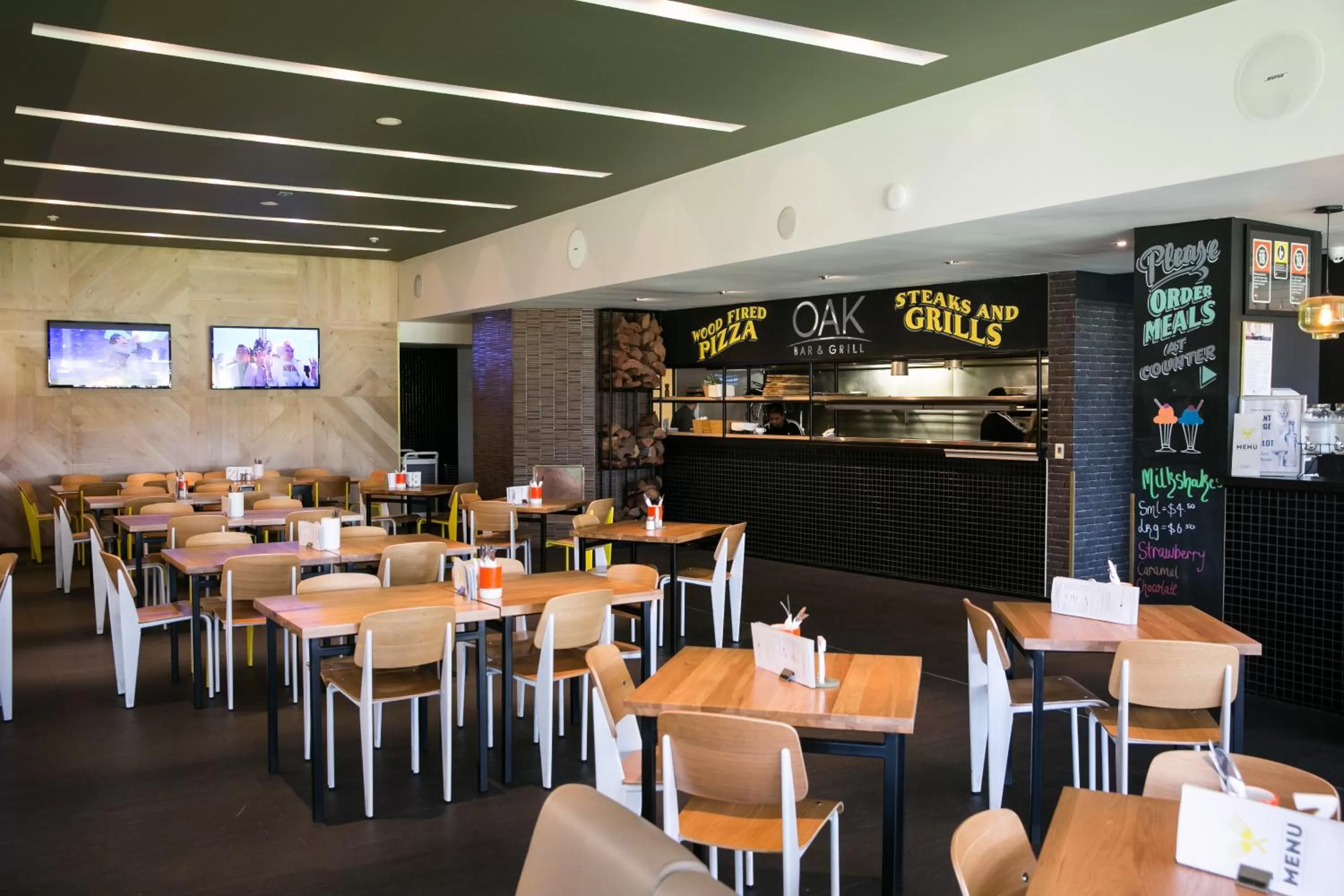 Restaurant/places to eat in Alpha Hotel Eastern Creek