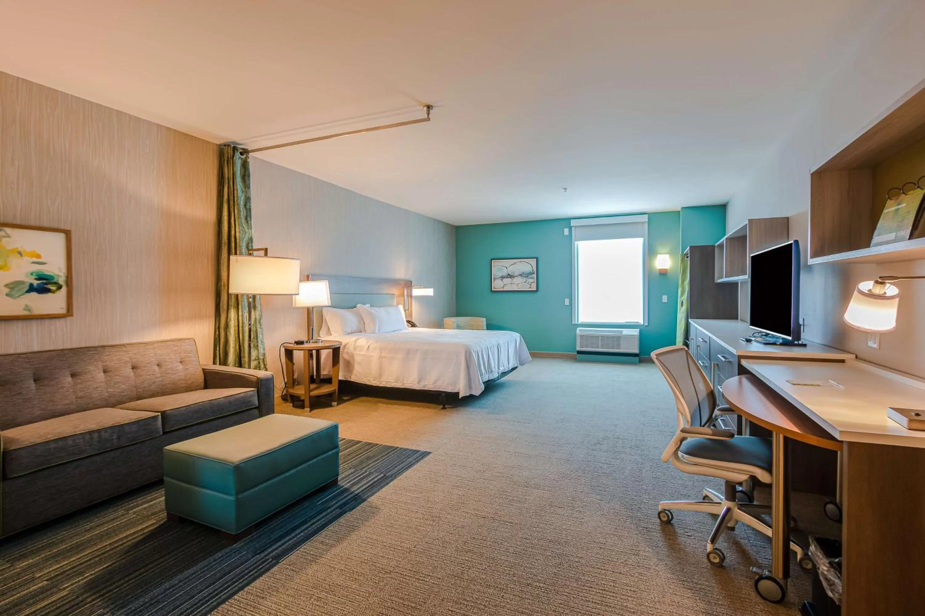 Living room, Bed in Home2 Suites By Hilton Nashville Bellevue