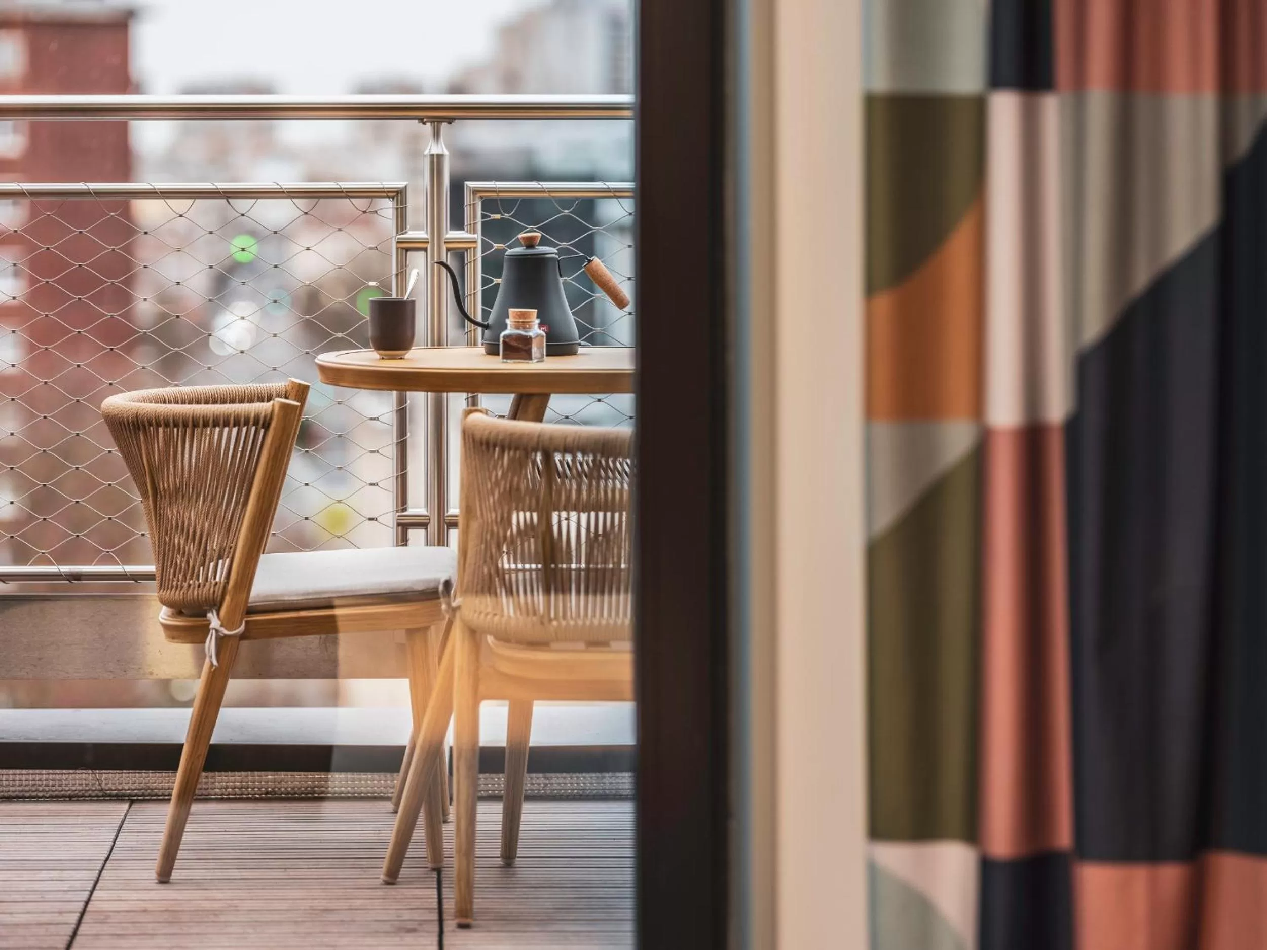 Photo of the whole room in La Belle Ville