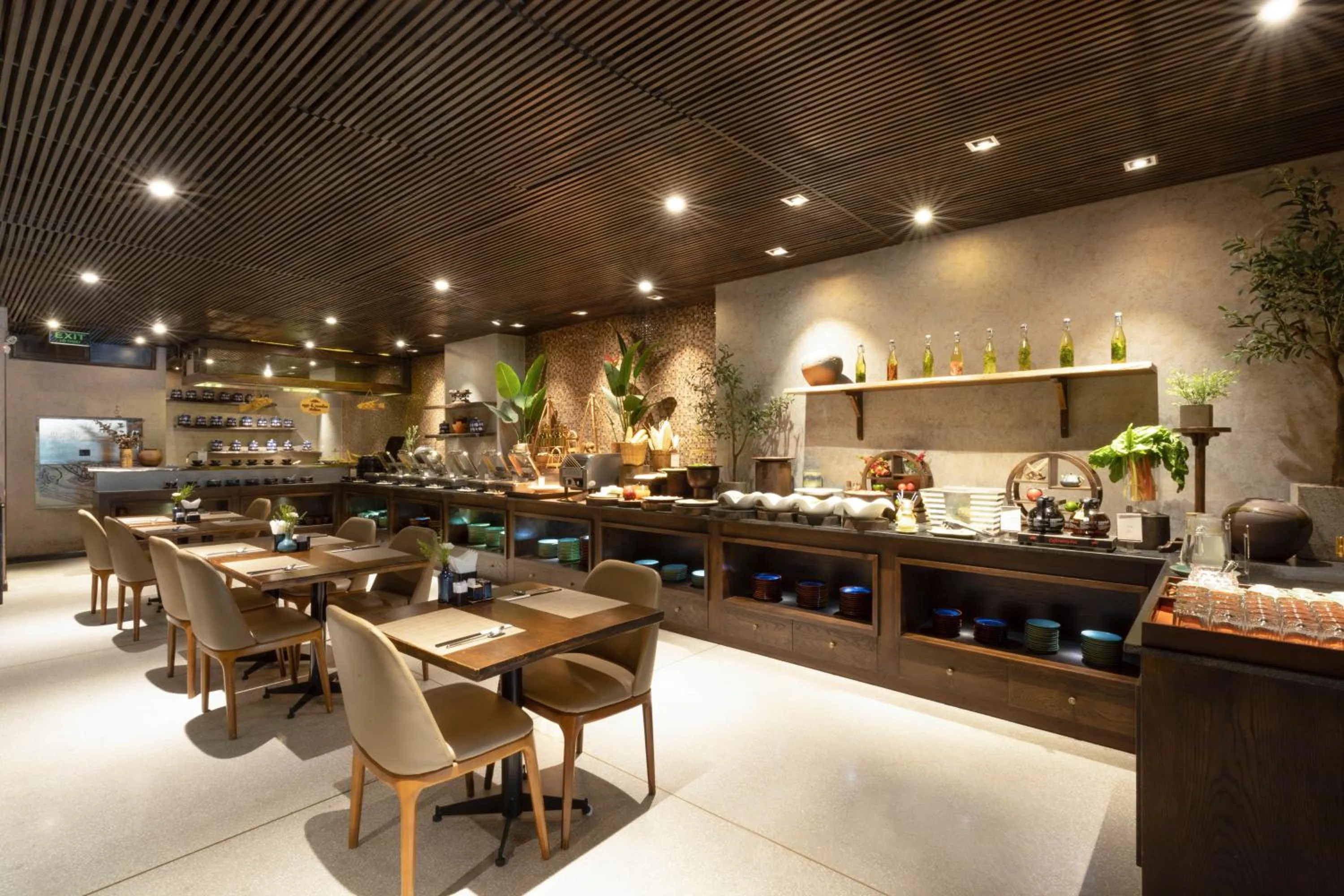 Restaurant/places to eat in Cochin Zen Hotel