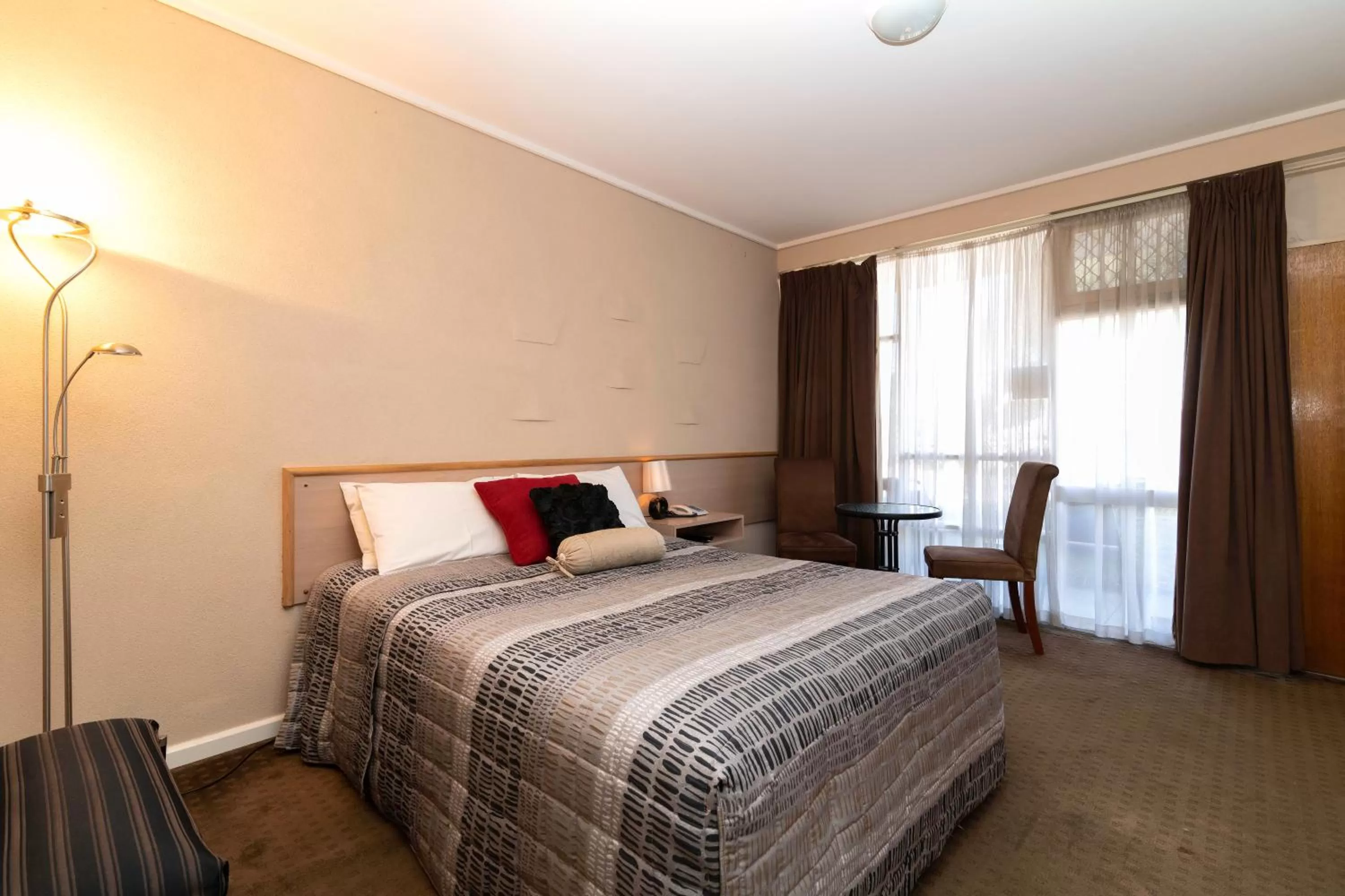 Bed in The Prince Mark Motel