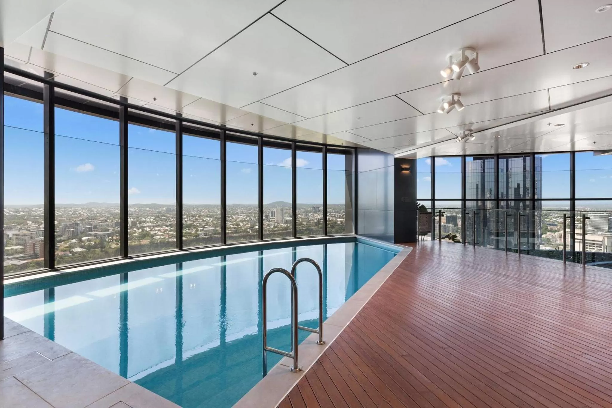 Swimming pool in Brisbane Skytower by CLLIX