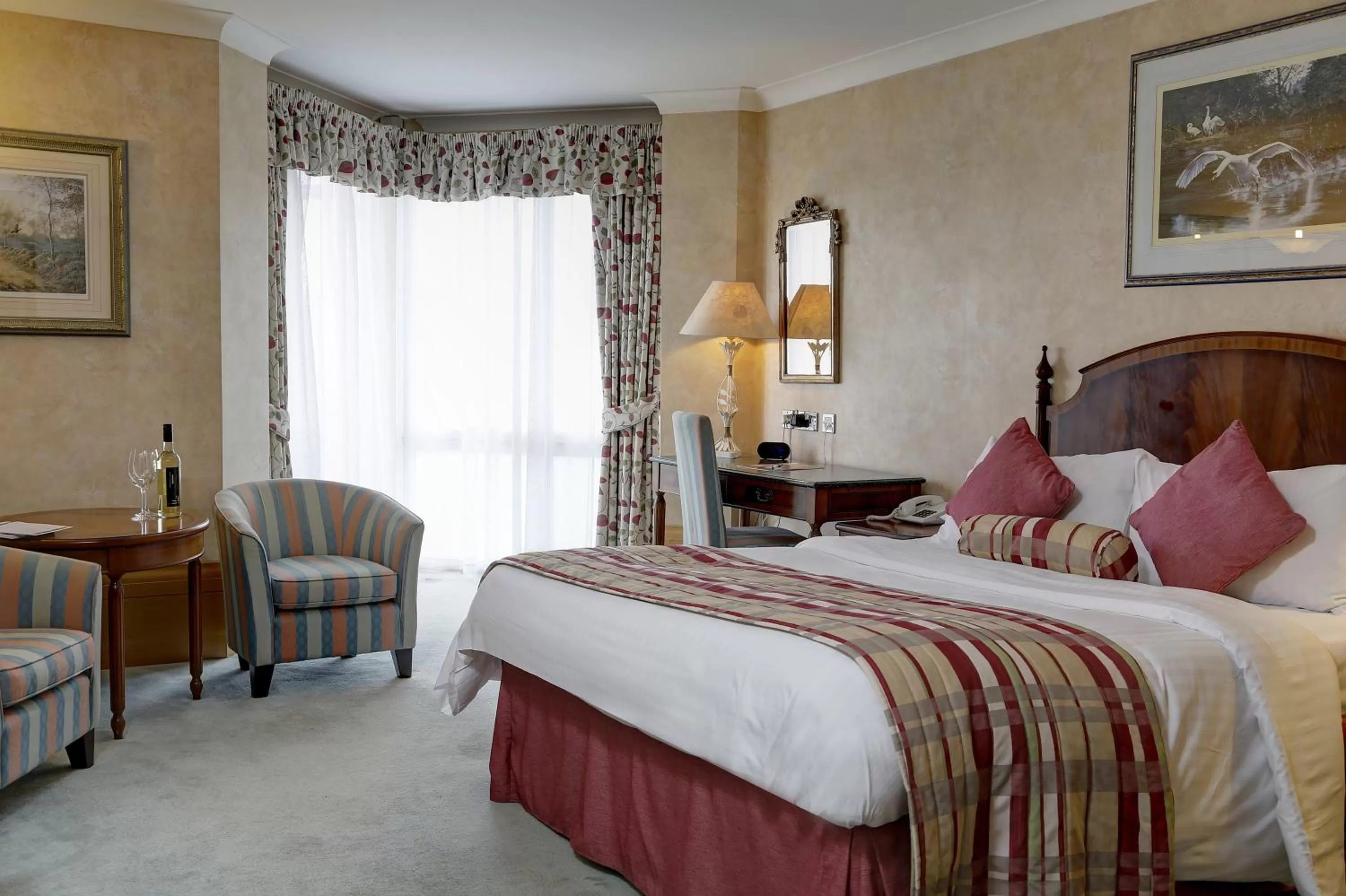 Bed in Swindon Blunsdon House Hotel, BW Premier Collection