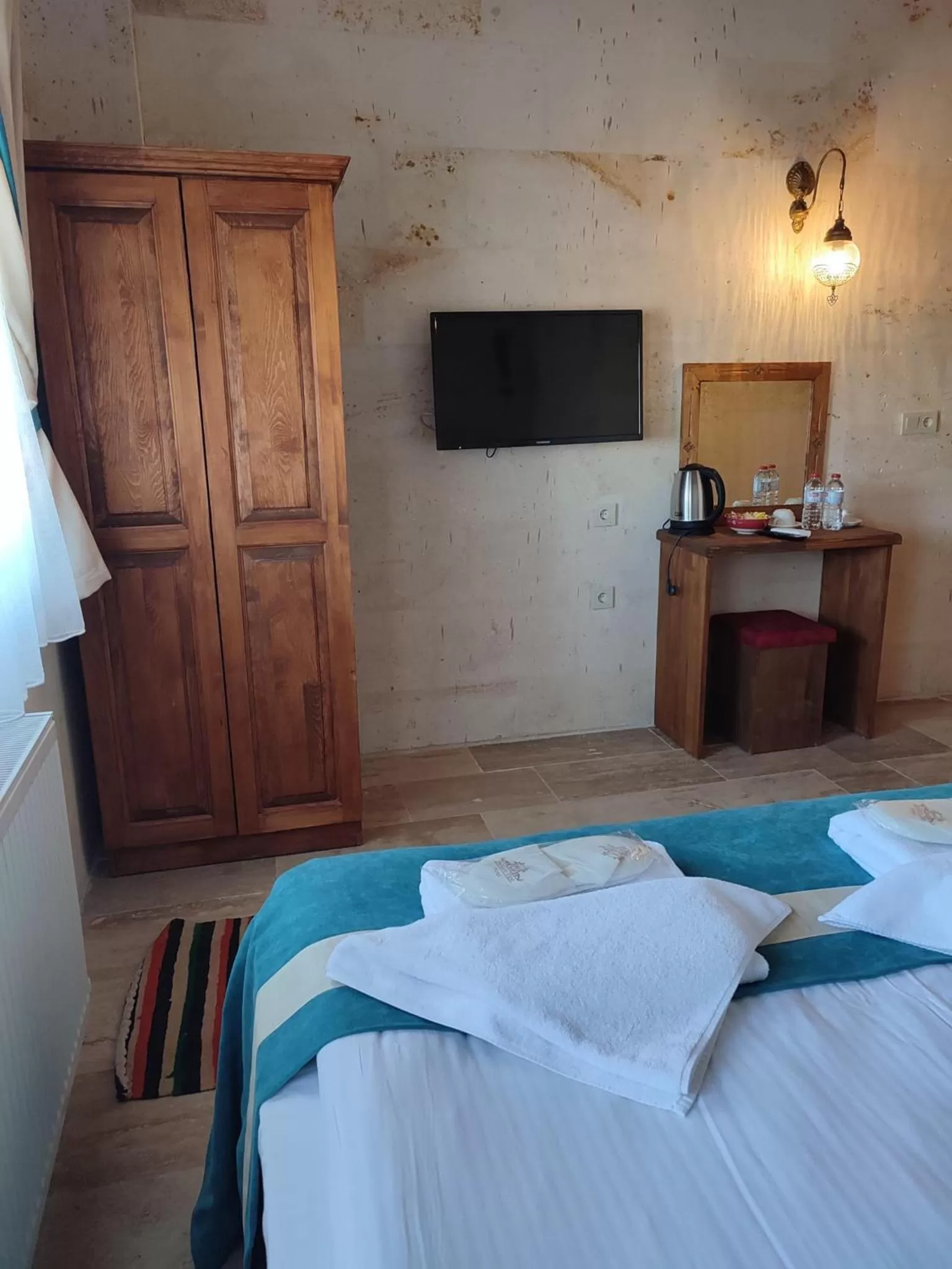 Massage, Bed in Balloon View Hotel