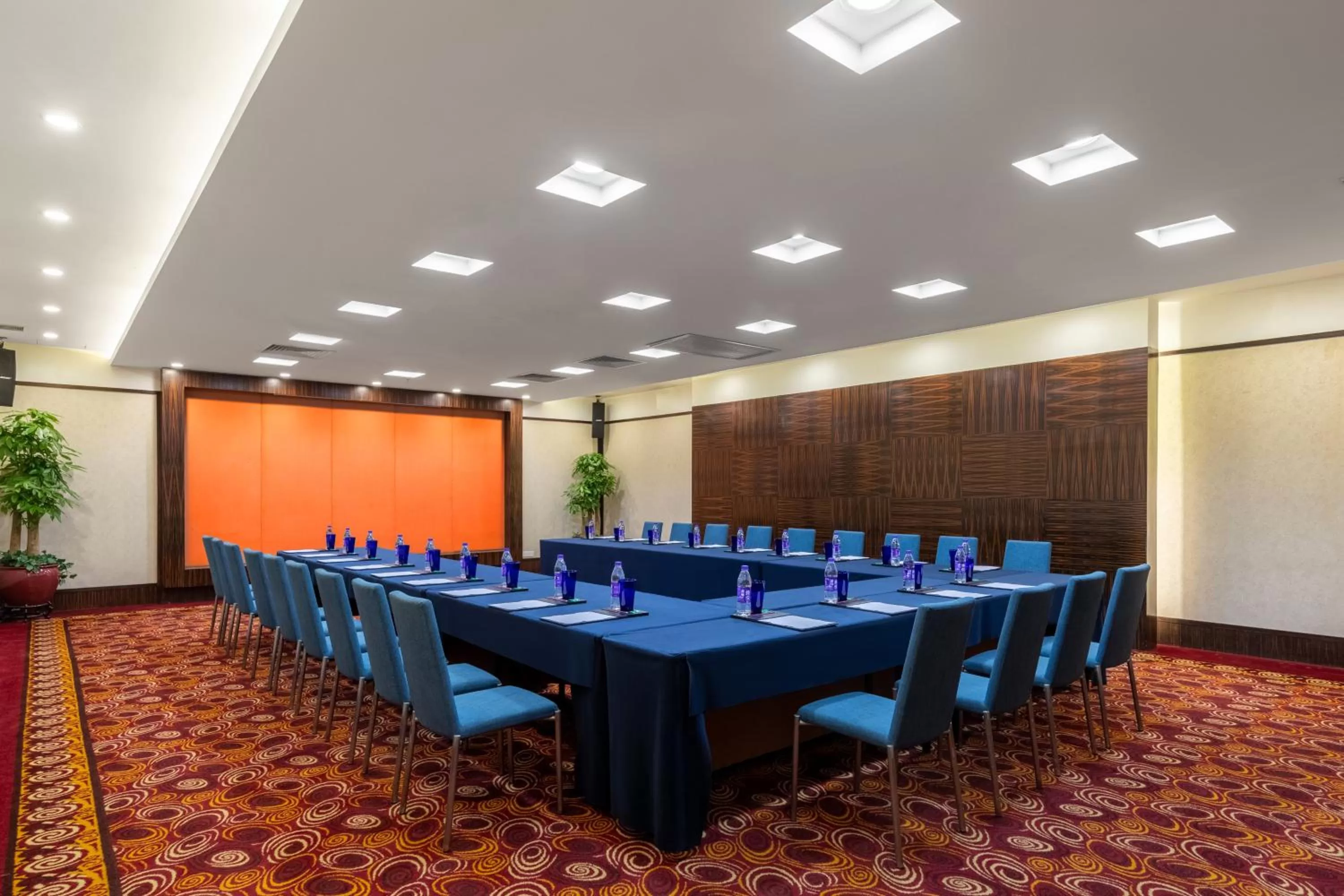 Meeting/conference room in Crowne Plaza Foshan by IHG