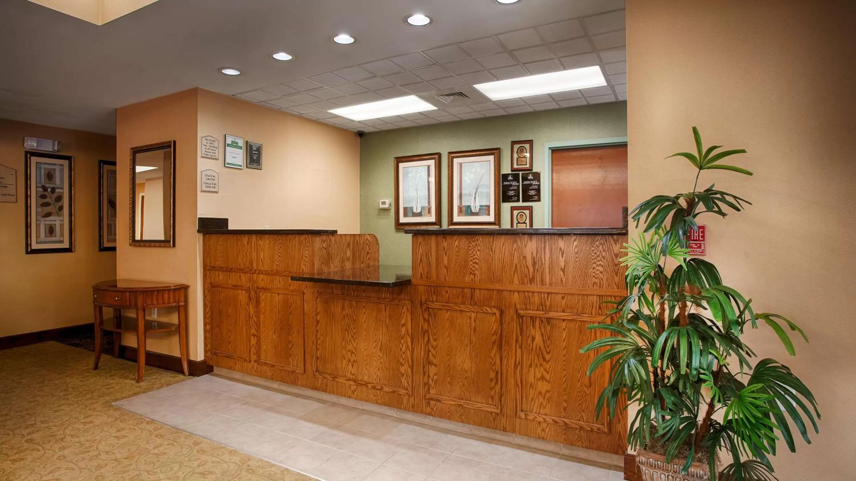Lobby or reception in Best Western Plus Edison Inn