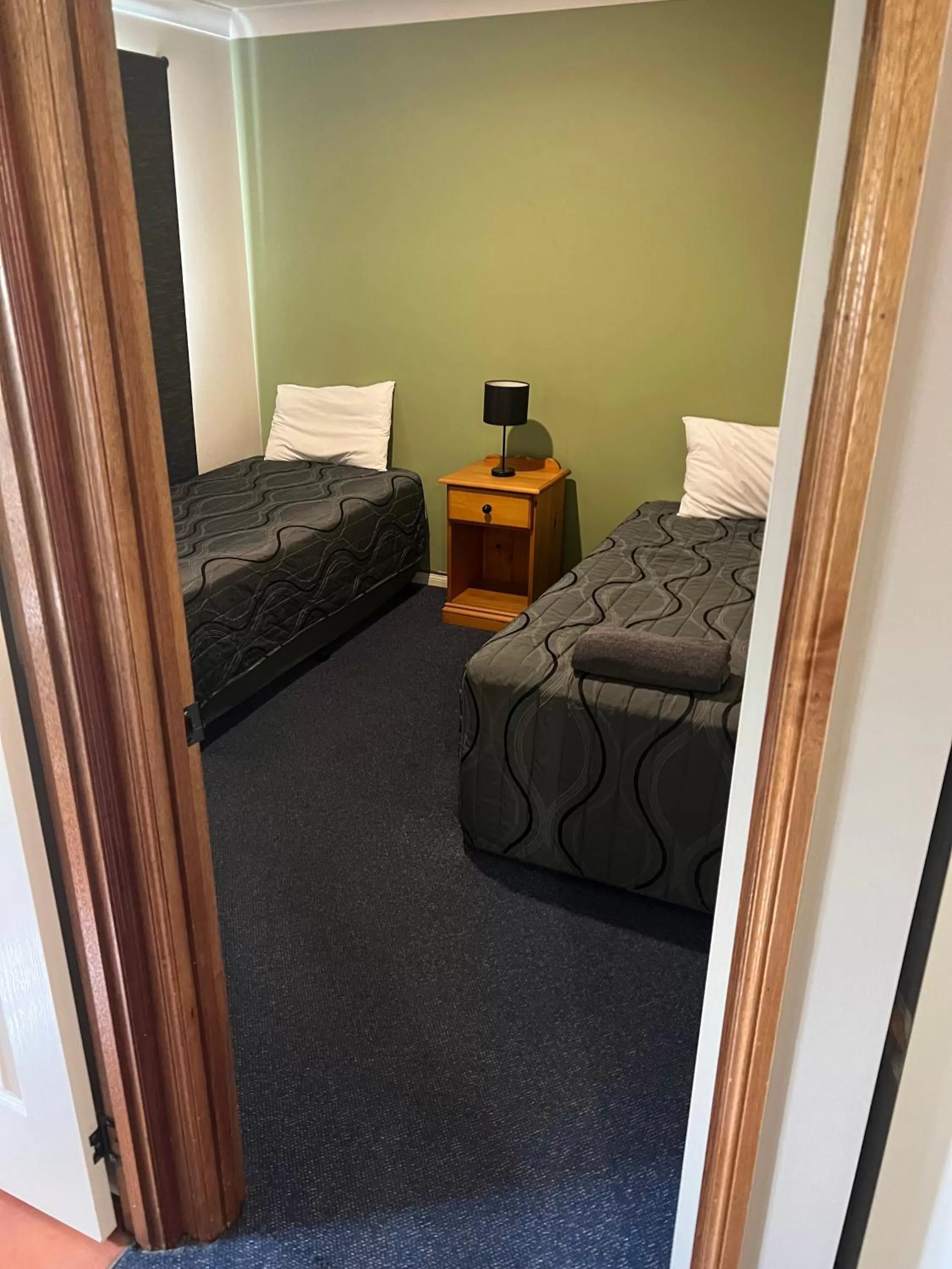 Asters On James Motor Inn