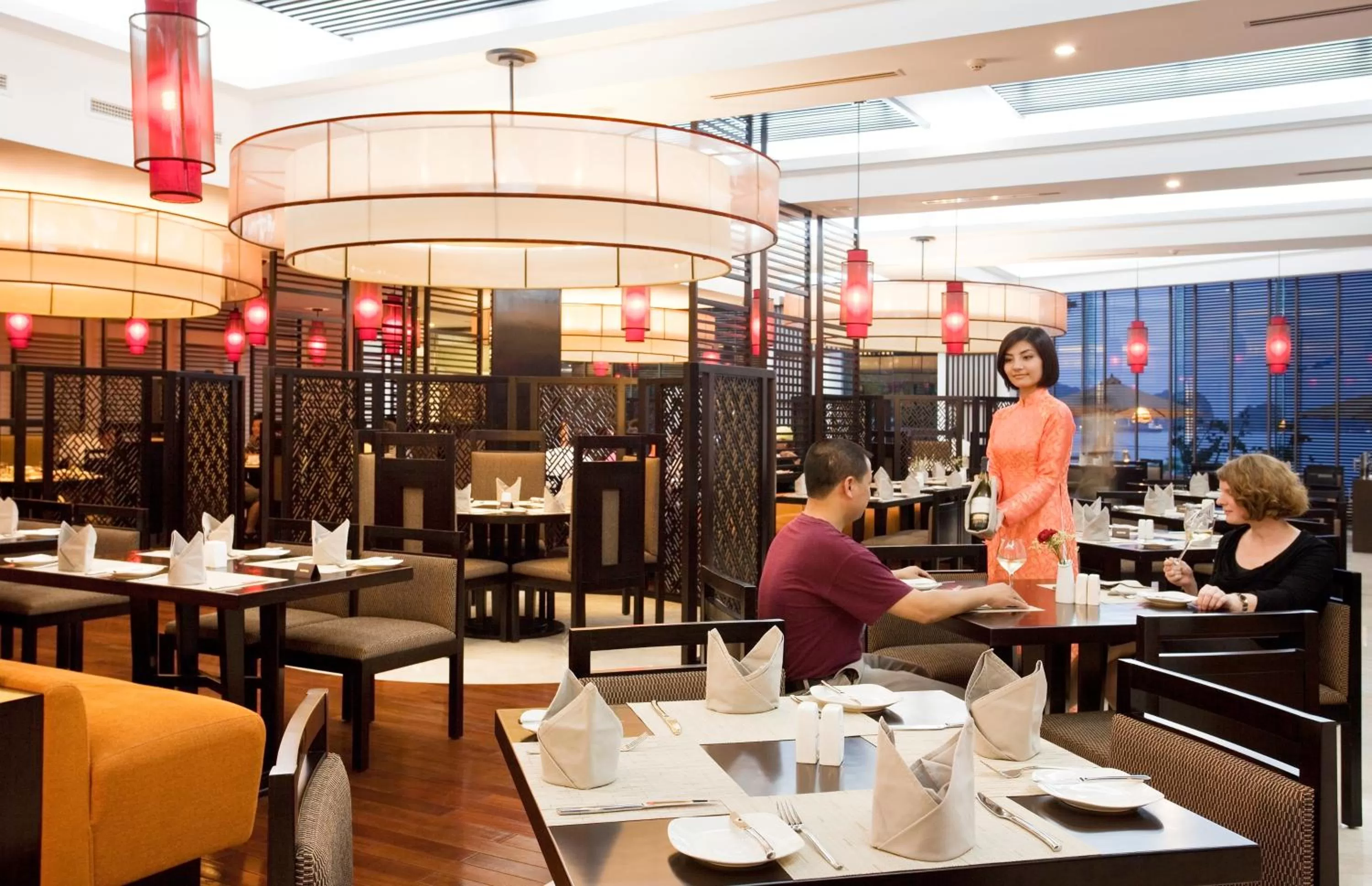 Restaurant/places to eat in Novotel Ha Long Bay Hotel