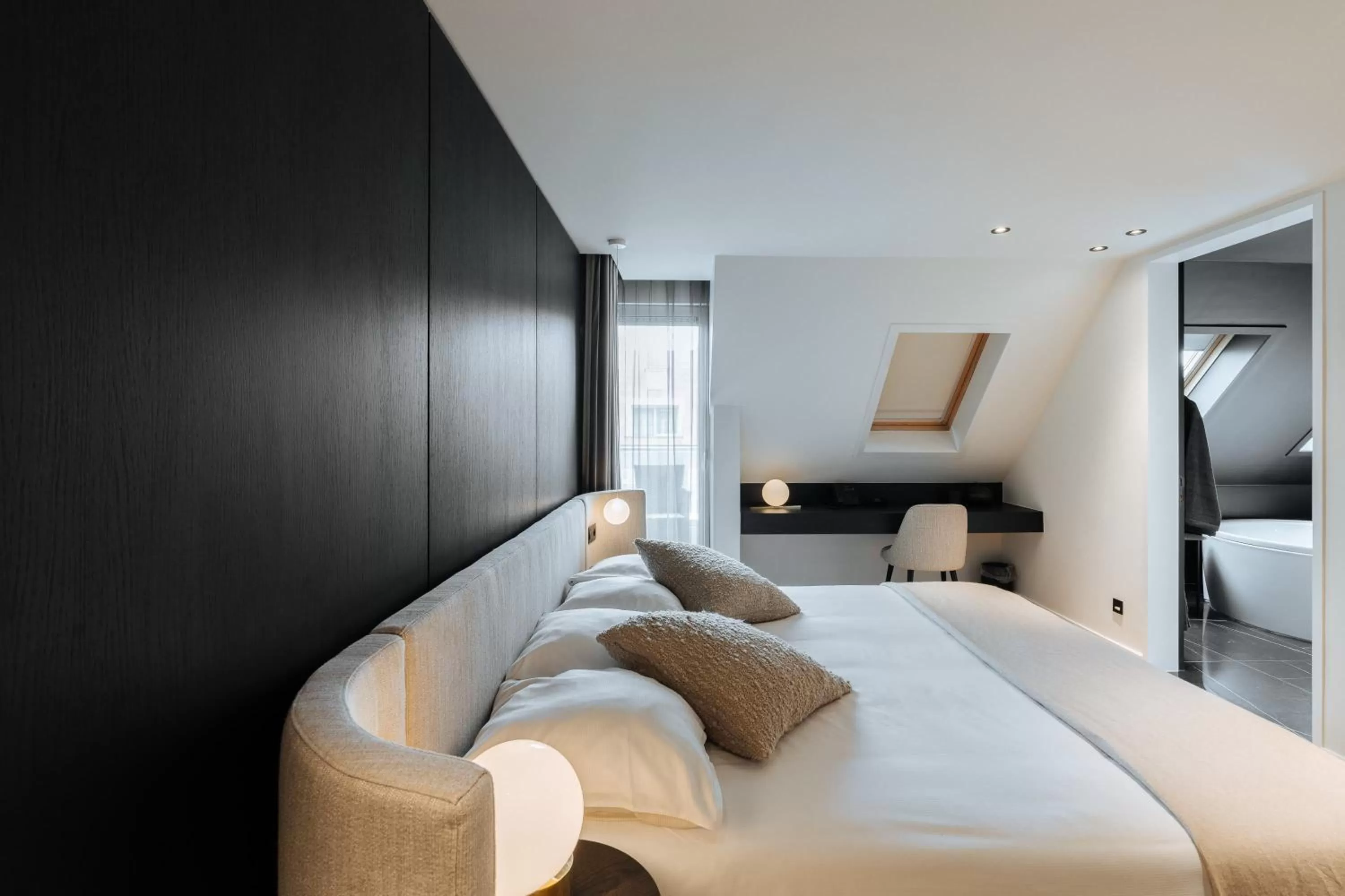 Bed in Cosmopolite Hotel Nieuwpoort-Bad