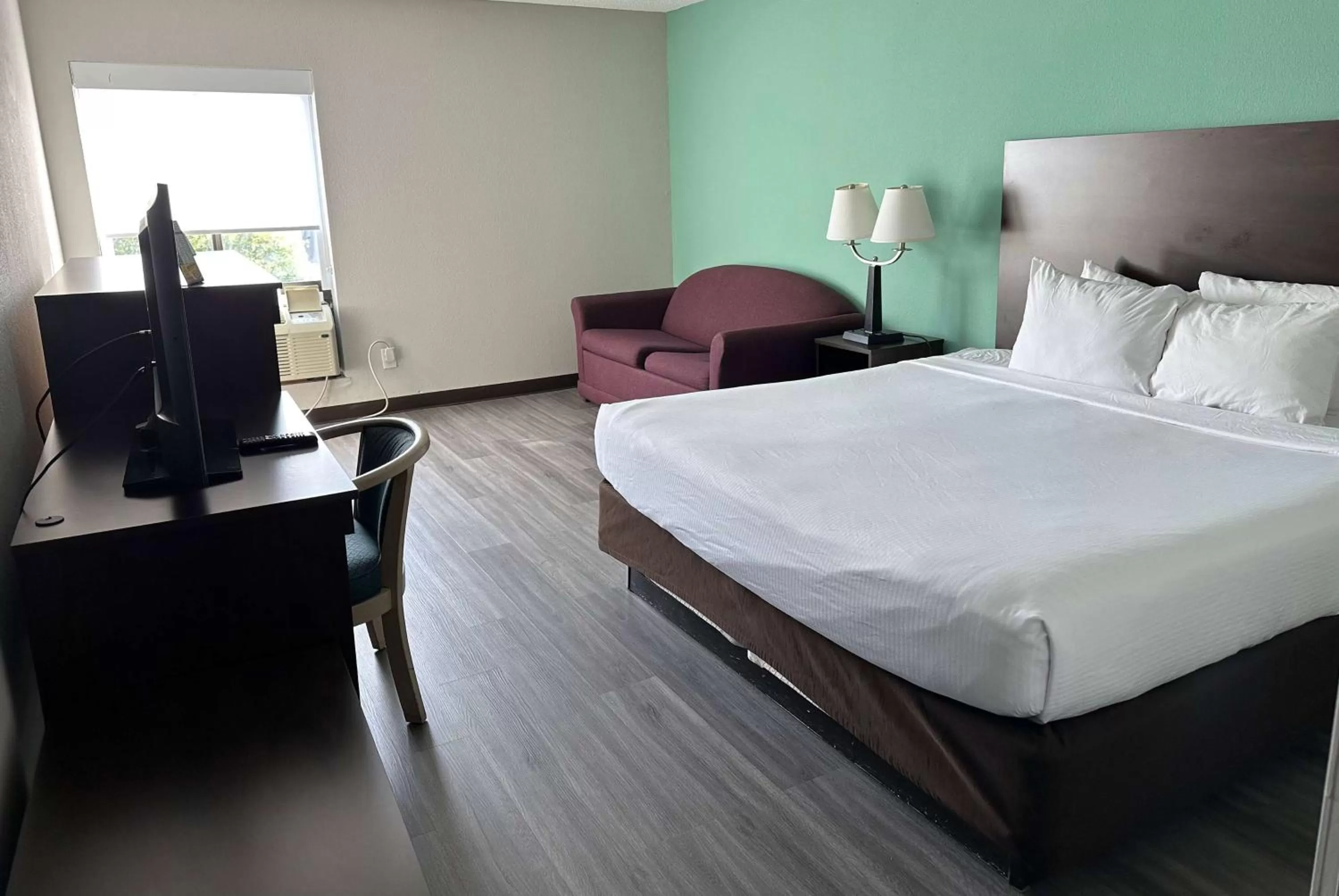 Photo of the whole room, Bed in Baymont by Wyndham North Myrtle Beach