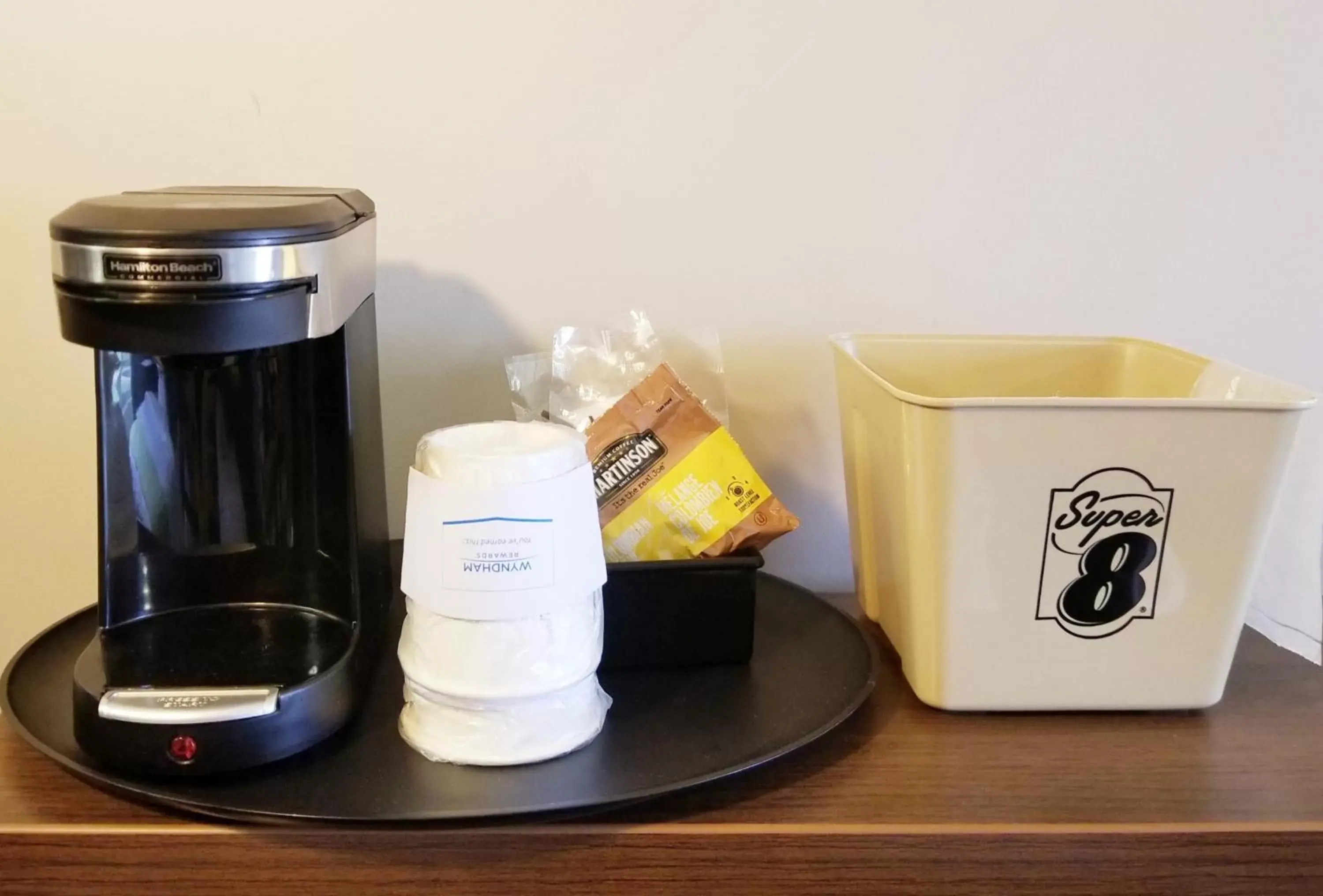 Queen Room with Two Queen Beds - Pet Friendly/Non-Smoking in Super 8 by Wyndham Brandon MB Queen Room with Two Queen Beds - Pet Friendly/Non-Smoking in Super 8 by Wyndham Brandon MB