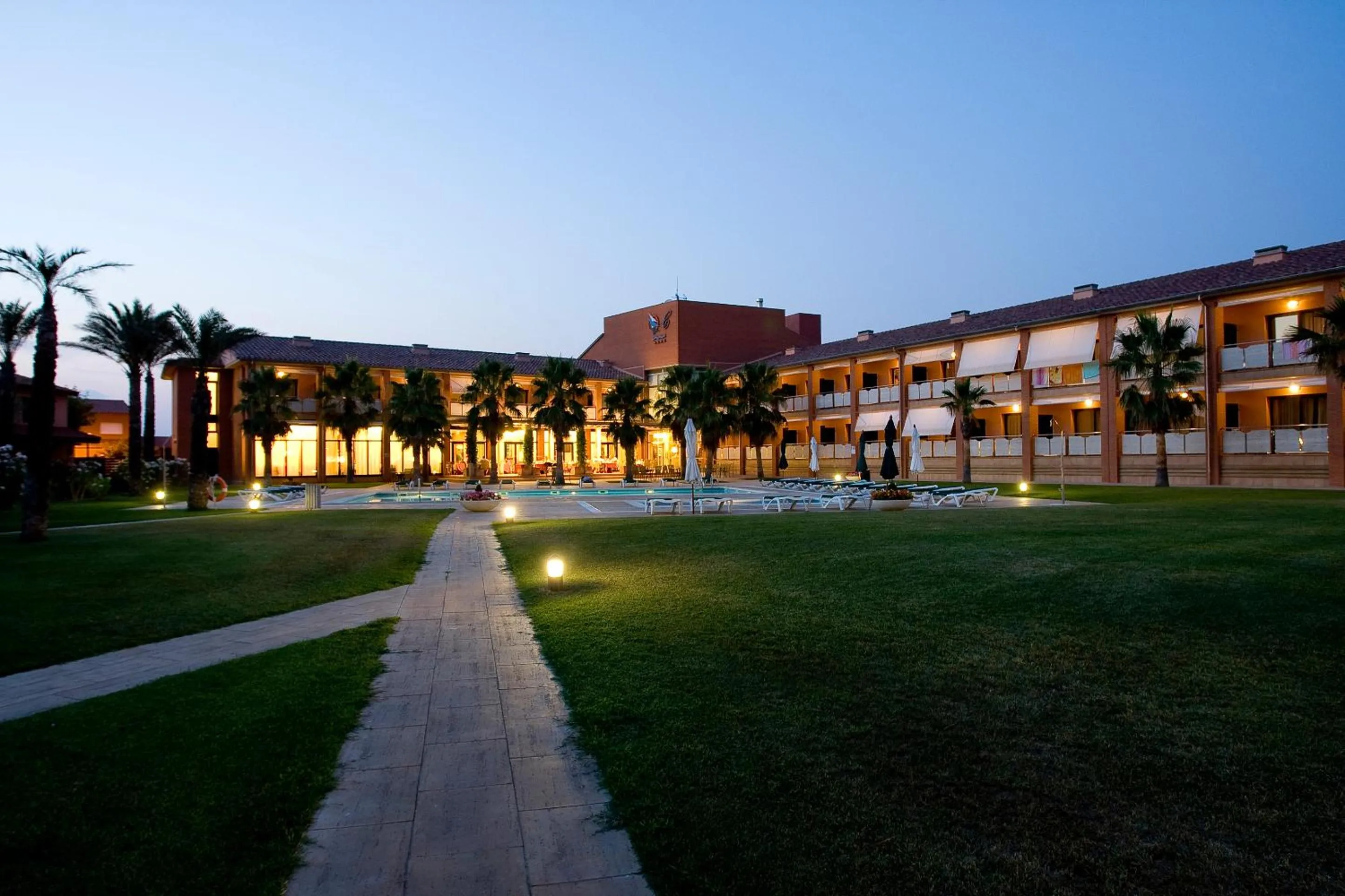 Facade/entrance in Hotel Clipper - EL DELFÍN VERDE RESORTS - Platja de Pals