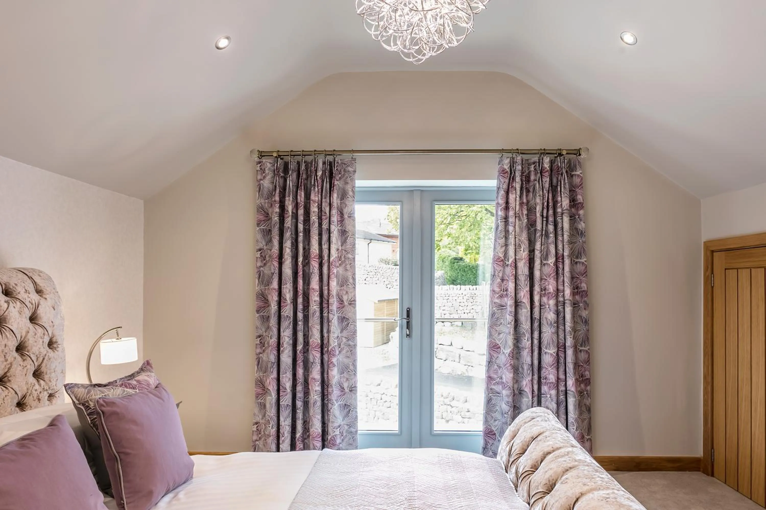 Bedroom, Bed in The Gamekeeper's Inn