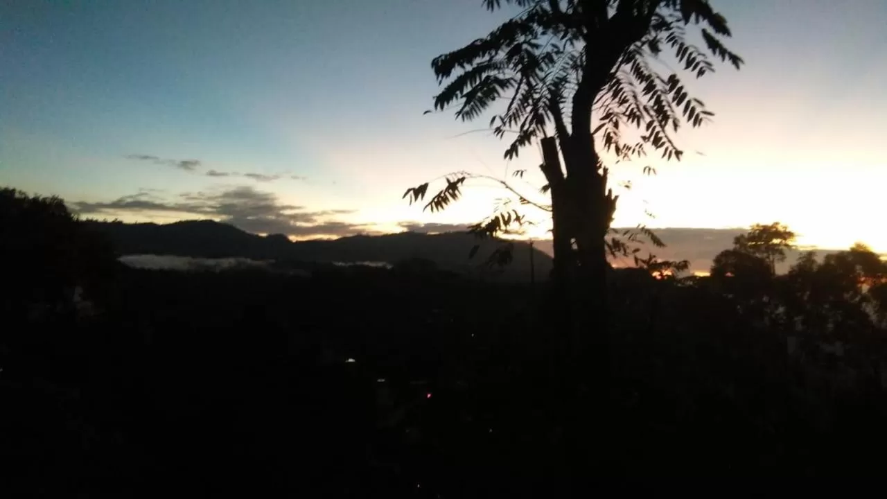 Sunrise/Sunset in Maple Home Stay