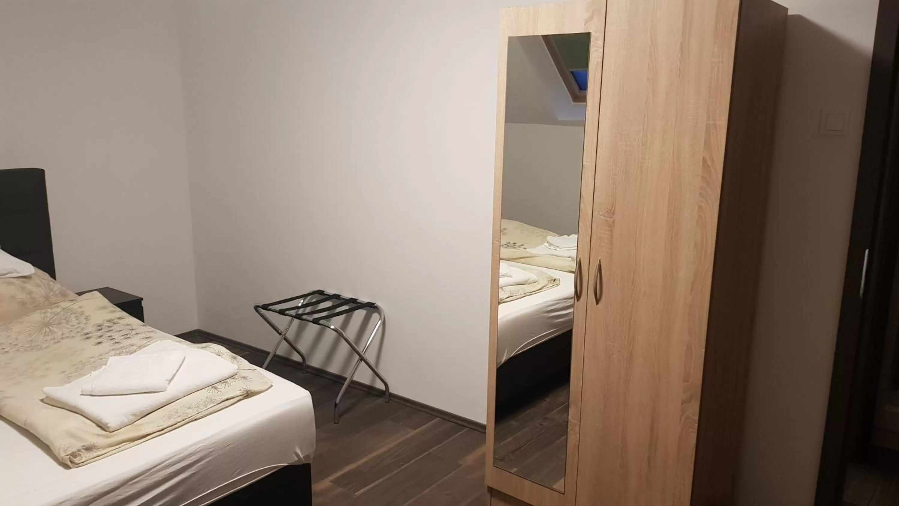 Bed in HBH Bajor Sörház Sólyomfészek Panzió