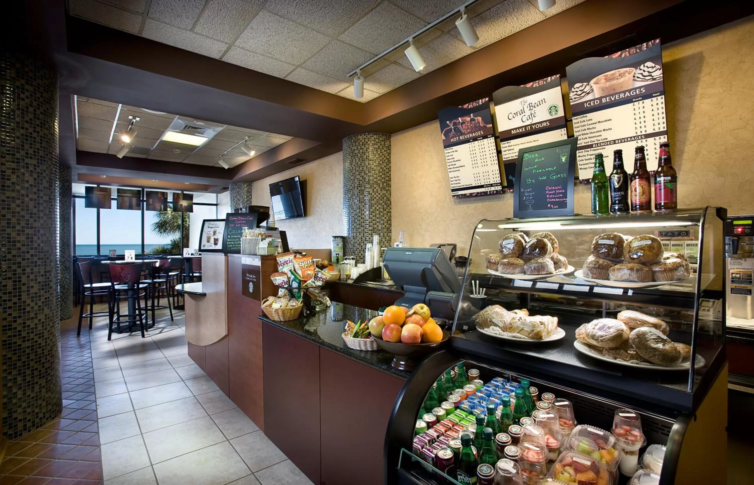 Food and drinks in Coral Beach Resort