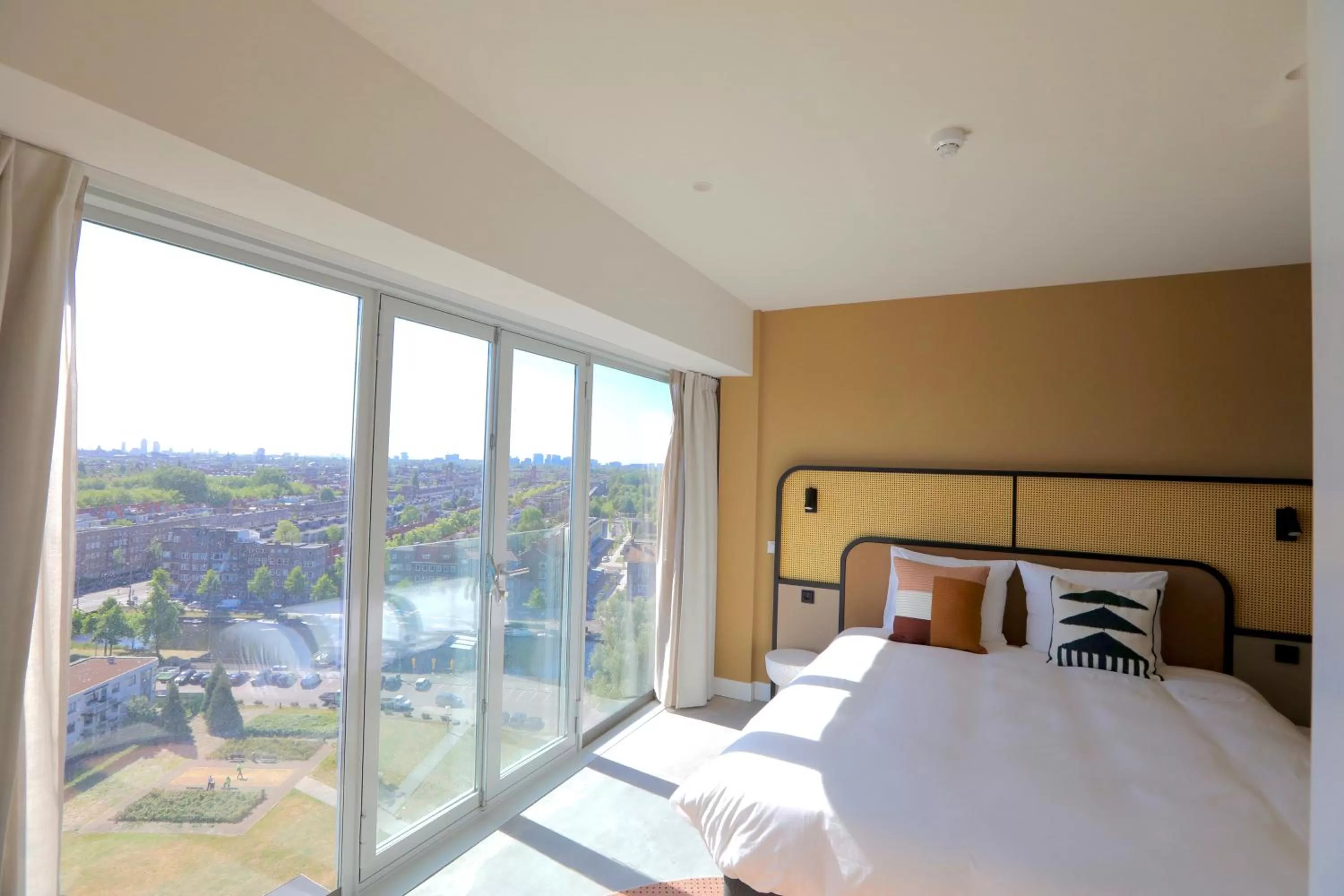 Bedroom, Bed in Cityden BoLo District