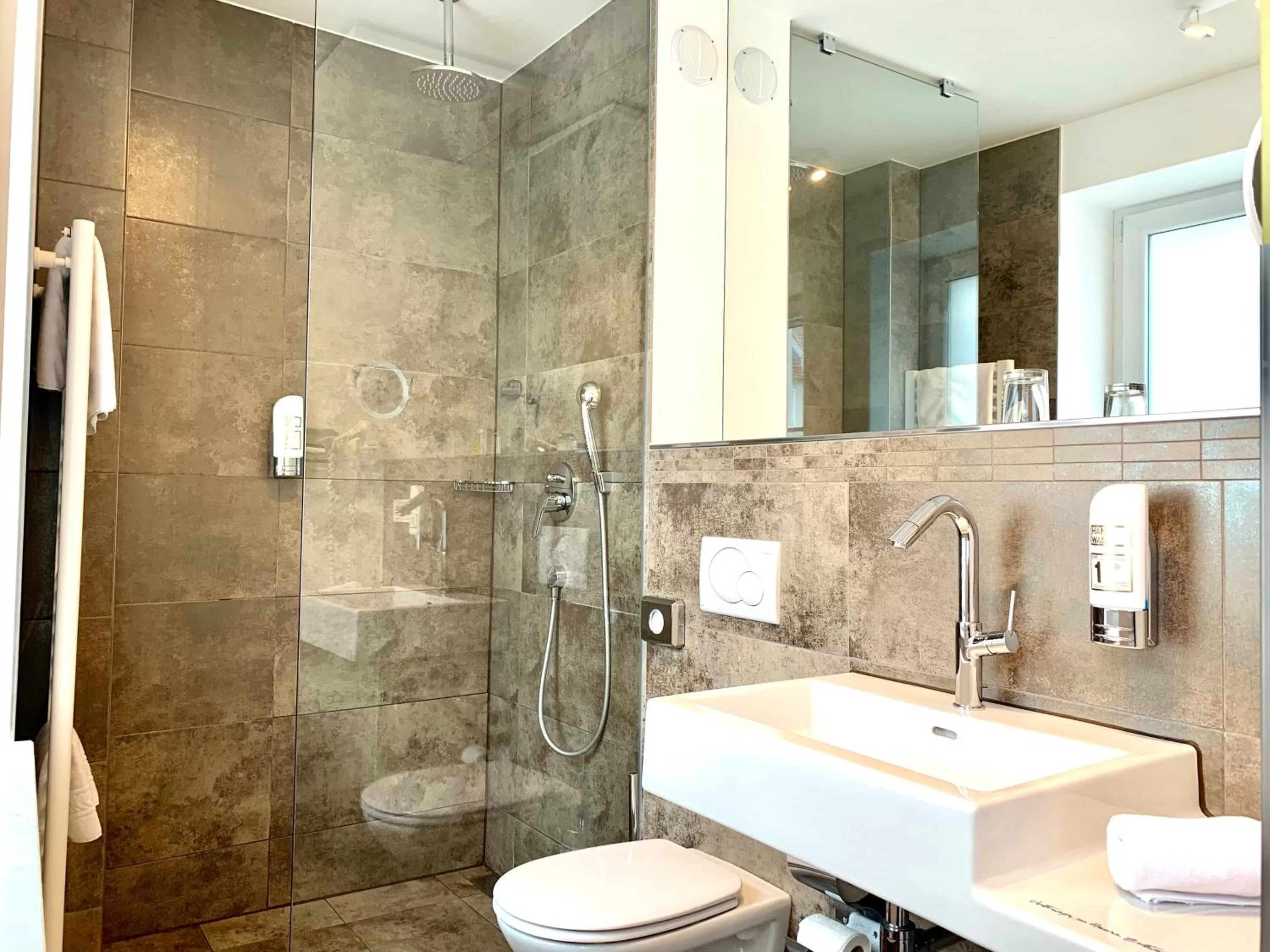 Bathroom in zeitwohnhaus SUITE-HOTEL & SERVICED APARTMENTS