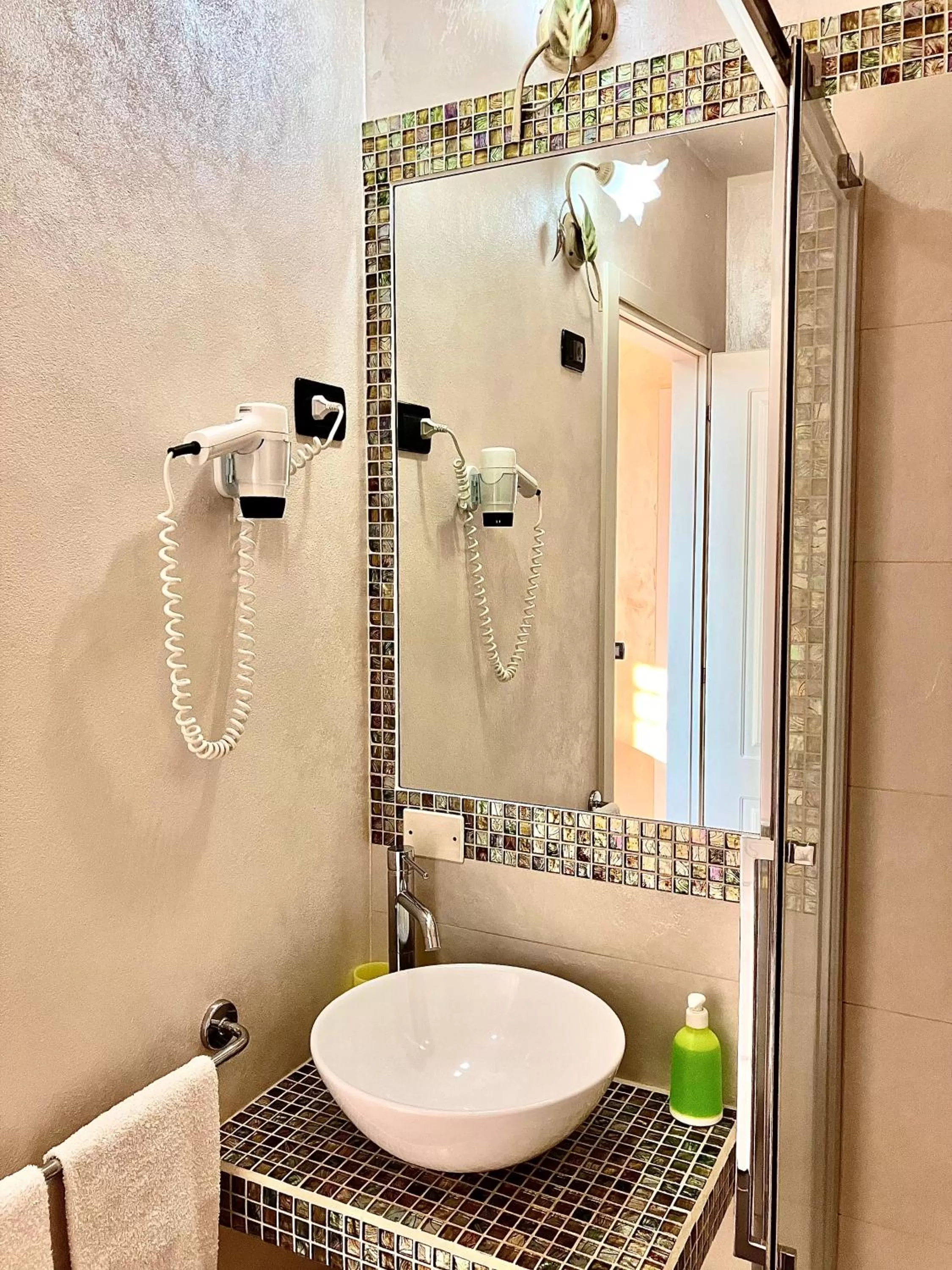 Bathroom in B&B Desenzano Paradise