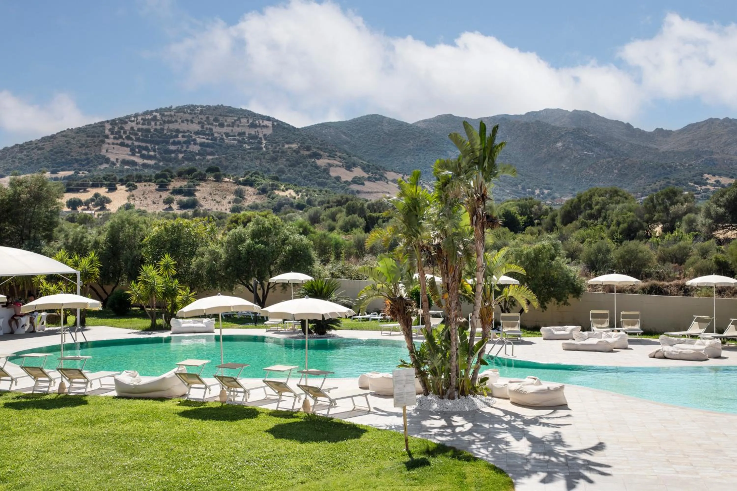 Swimming pool in Hotel San Teodoro