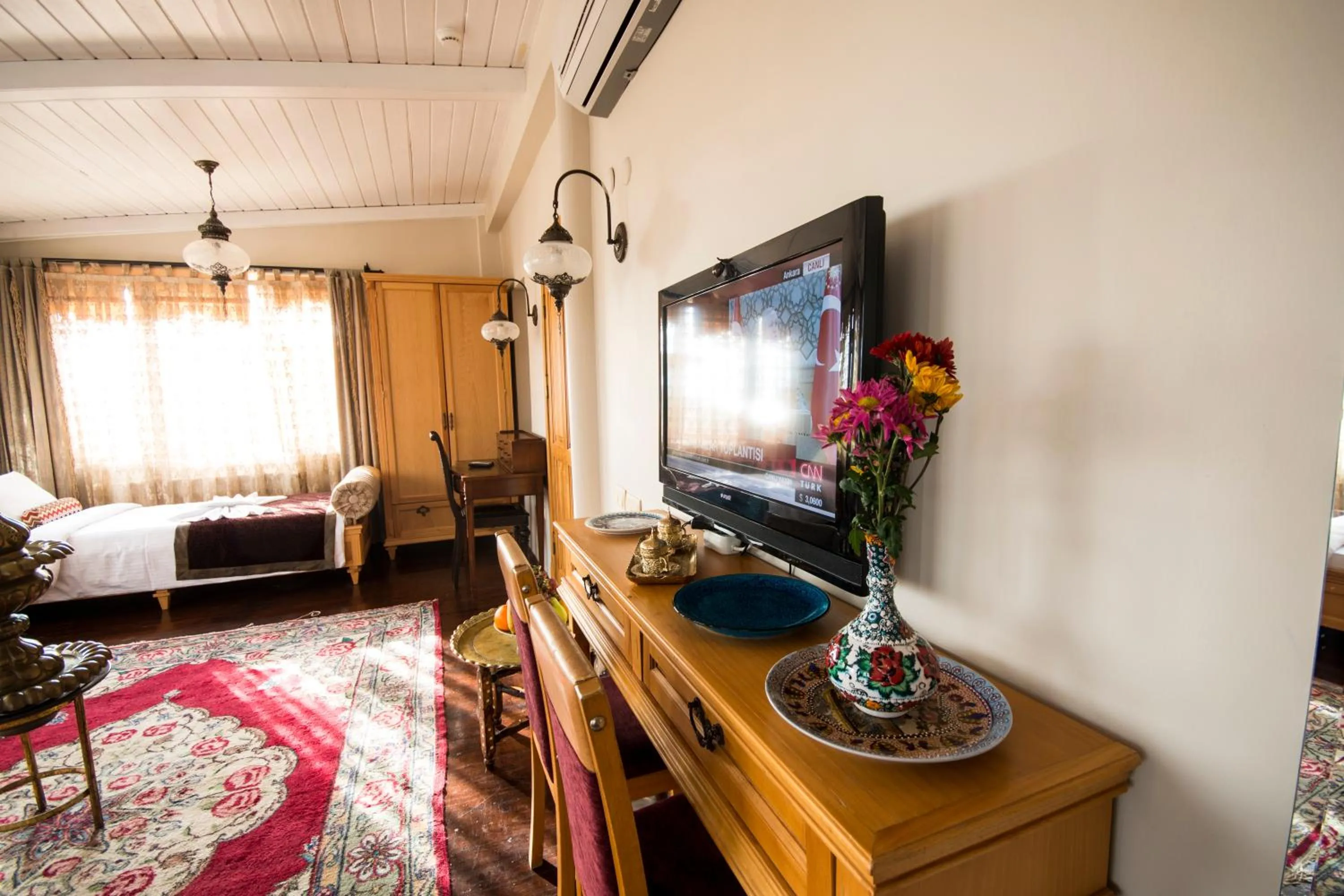 Spring in Sultan Corner Hotel