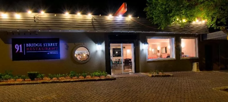 Restaurant/places to eat in Noah's Mid City Motor Inn Muswellbrook