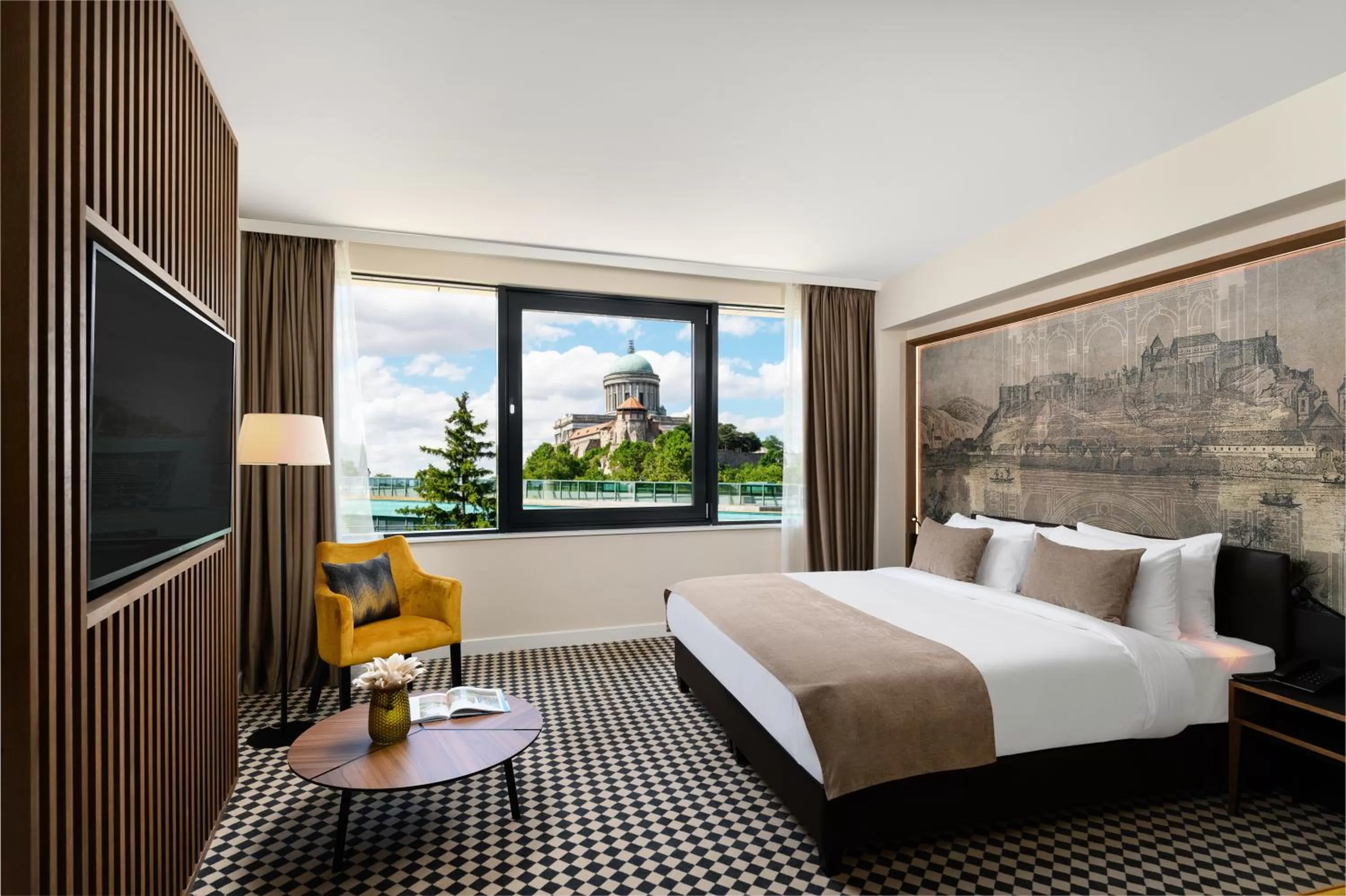 Nearby landmark, Bed in Grand Hotel Esztergom