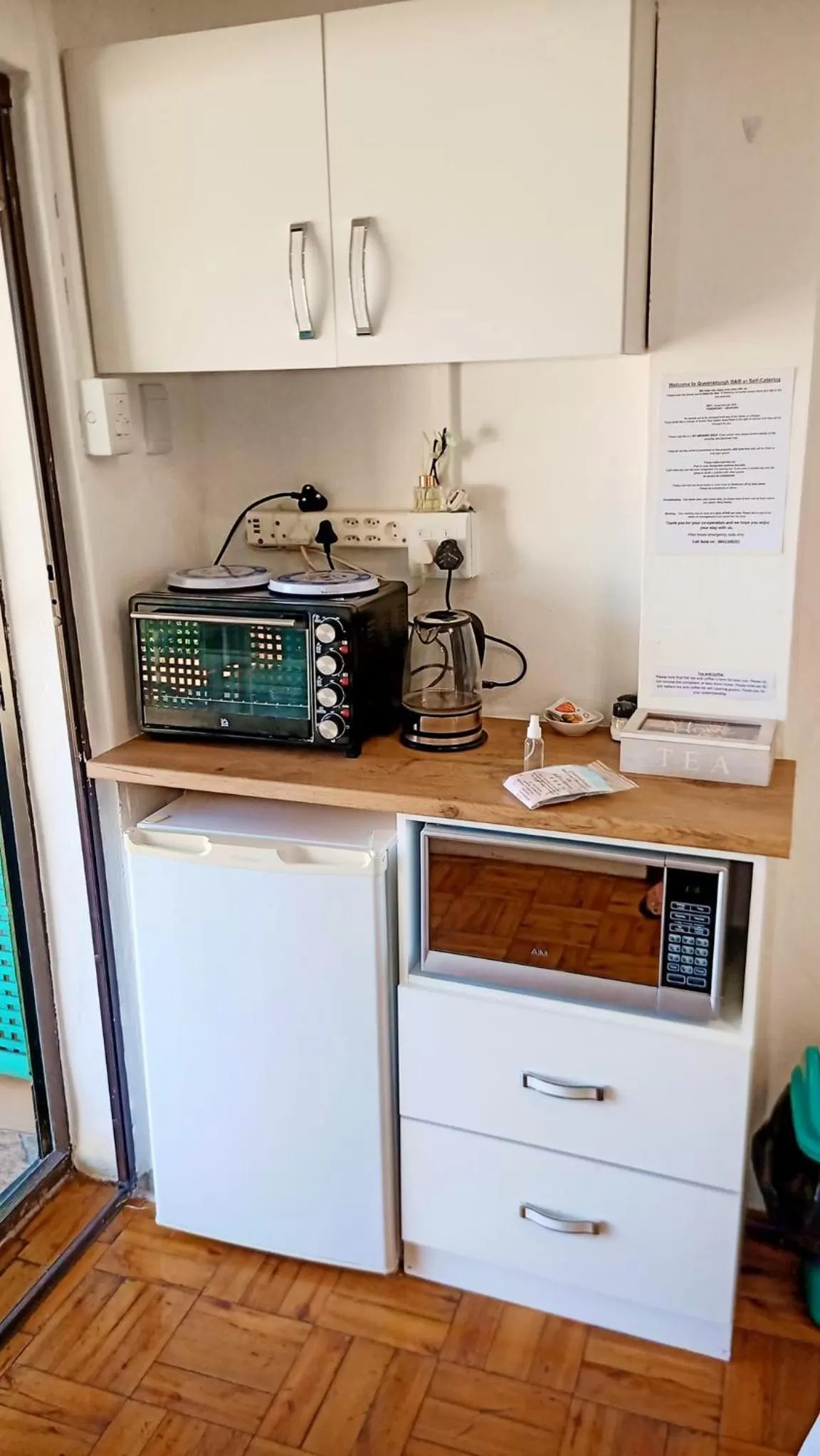 Kitchen or kitchenette, Kitchen/Kitchenette in Queensburgh B&B or Self Catering