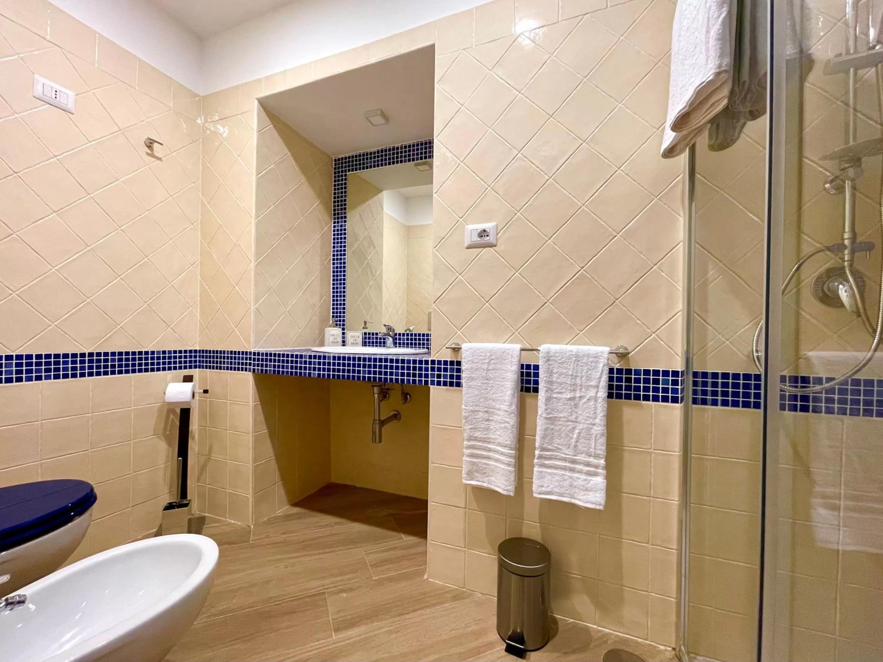 Shower, Bathroom in Mille Colori