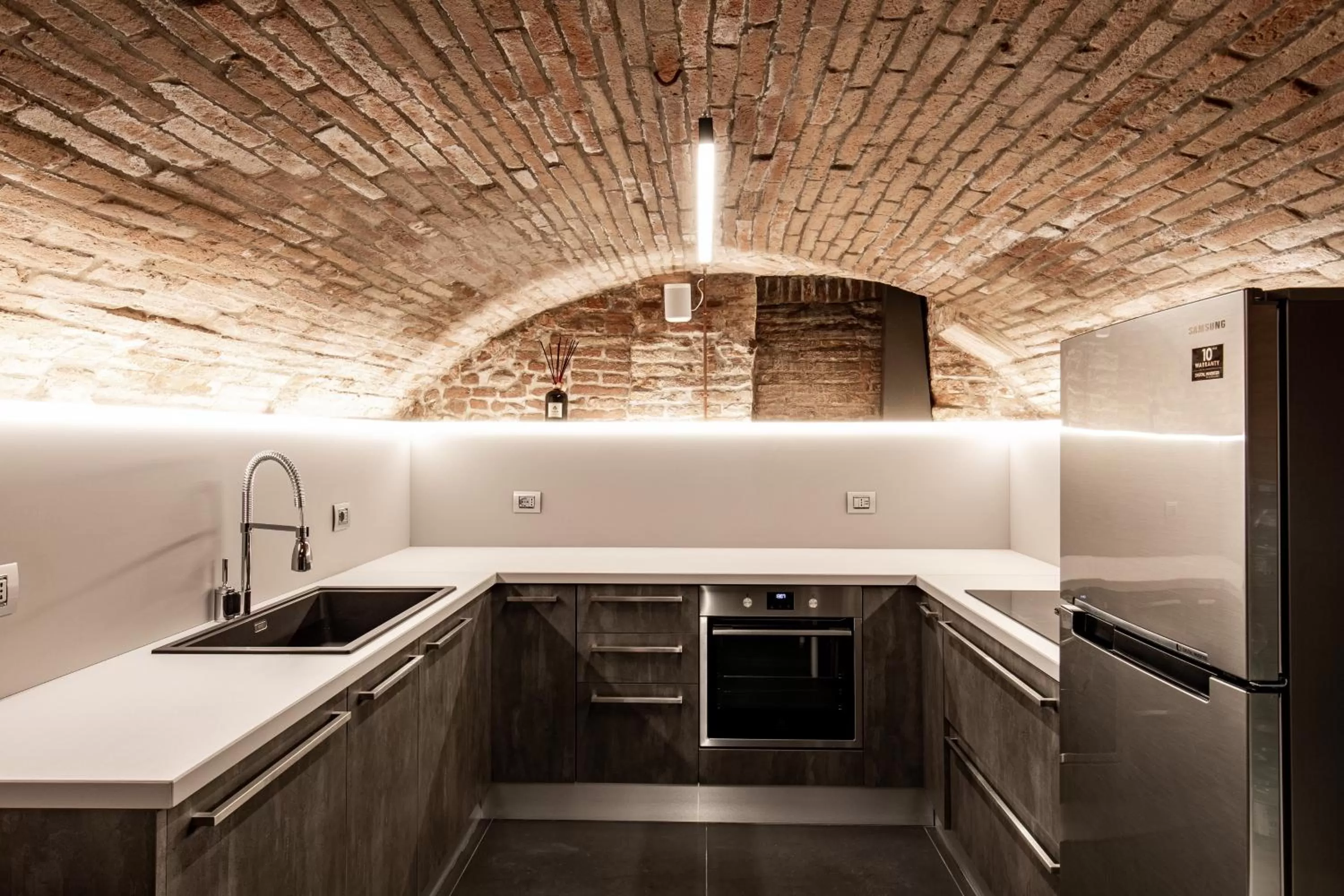 Communal kitchen in RB del Teatro&Apartaments