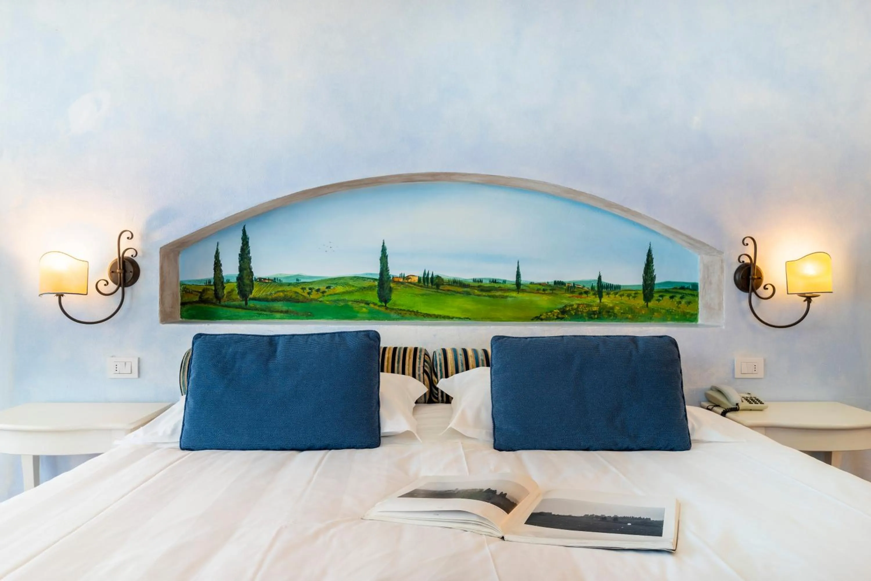 Photo of the whole room, Bed in Hotel Borgo Di Cortefreda - Place of Charme